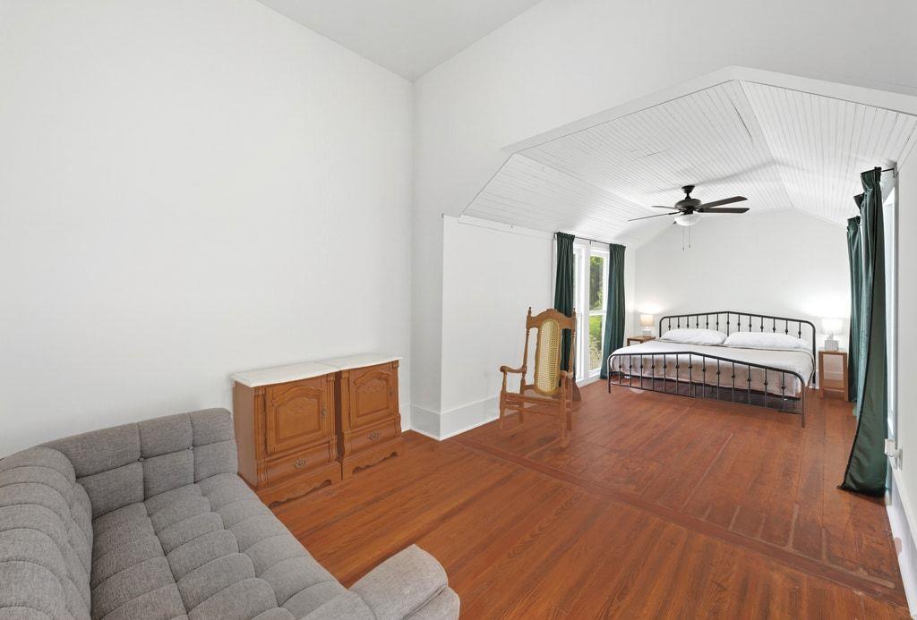 1222 W Hopkins St, San Marcos, TX 78666