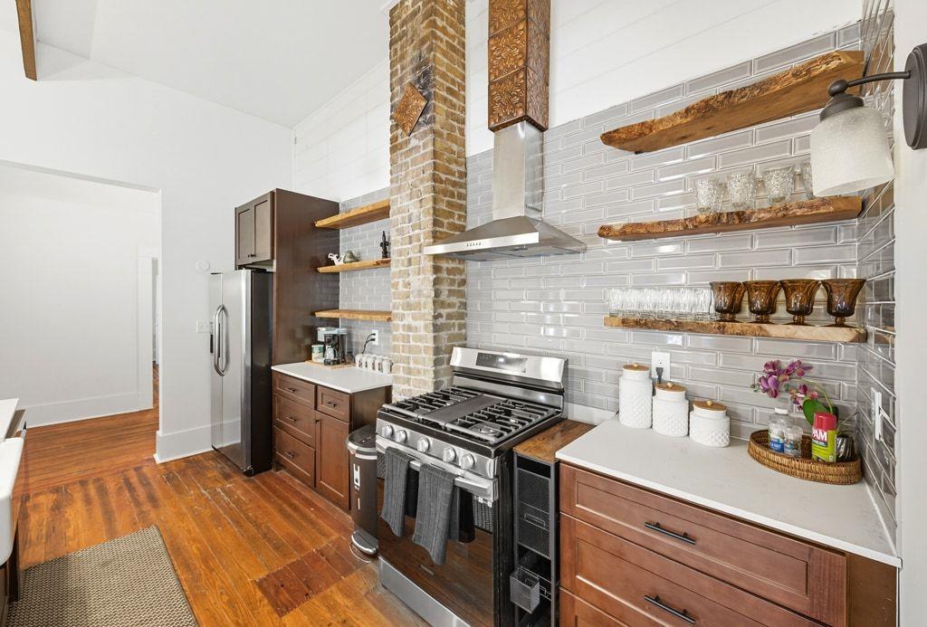 1222 W Hopkins St, San Marcos, TX 78666