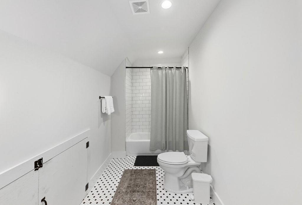 1222 W Hopkins St, San Marcos, TX 78666