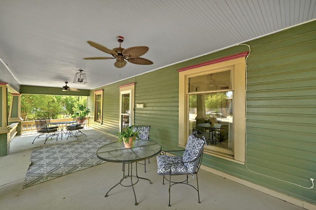 1222 W Hopkins St, San Marcos, TX 78666