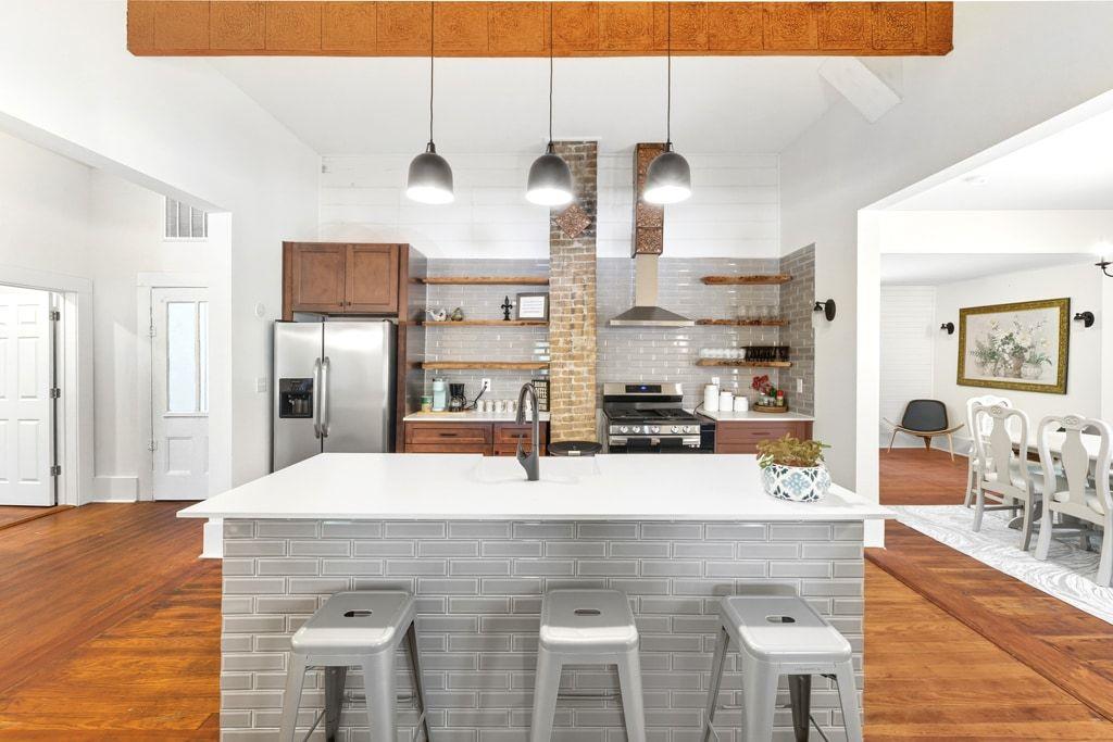 1222 W Hopkins St, San Marcos, TX 78666