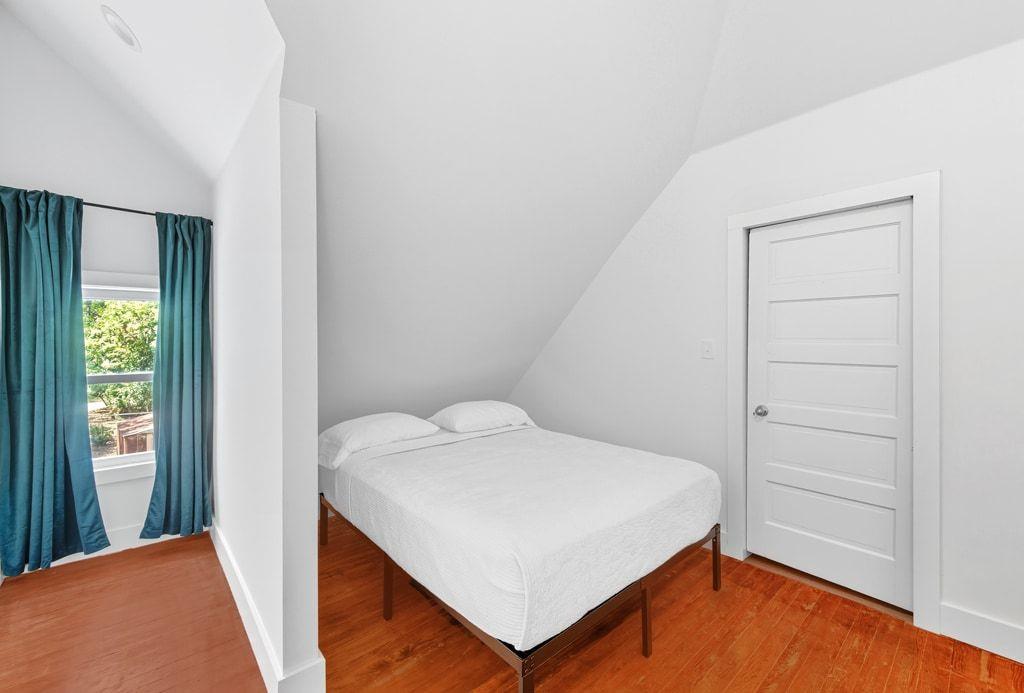 1222 W Hopkins St, San Marcos, TX 78666