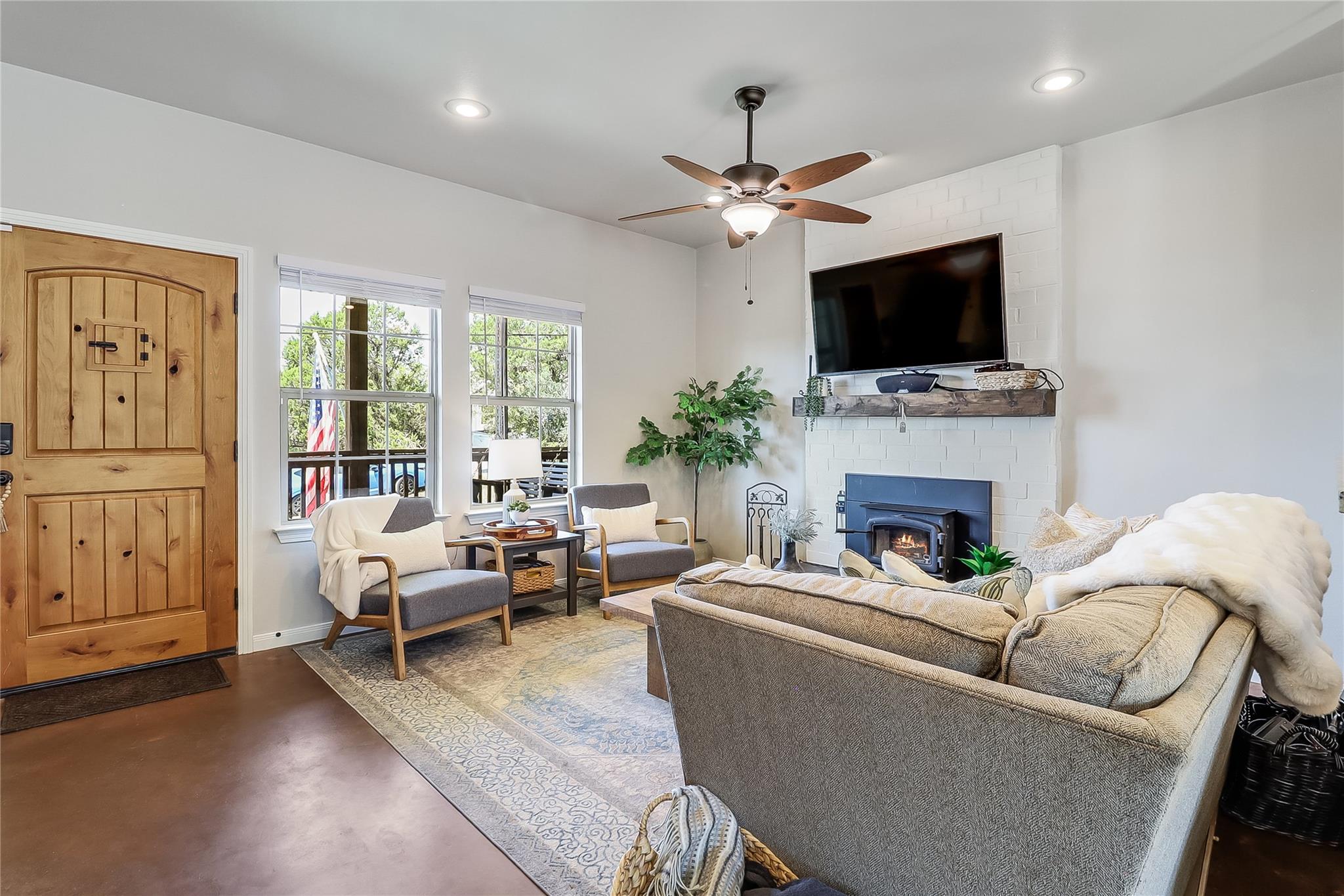 10013 Little Creek Cir, Dripping Springs, TX 78620