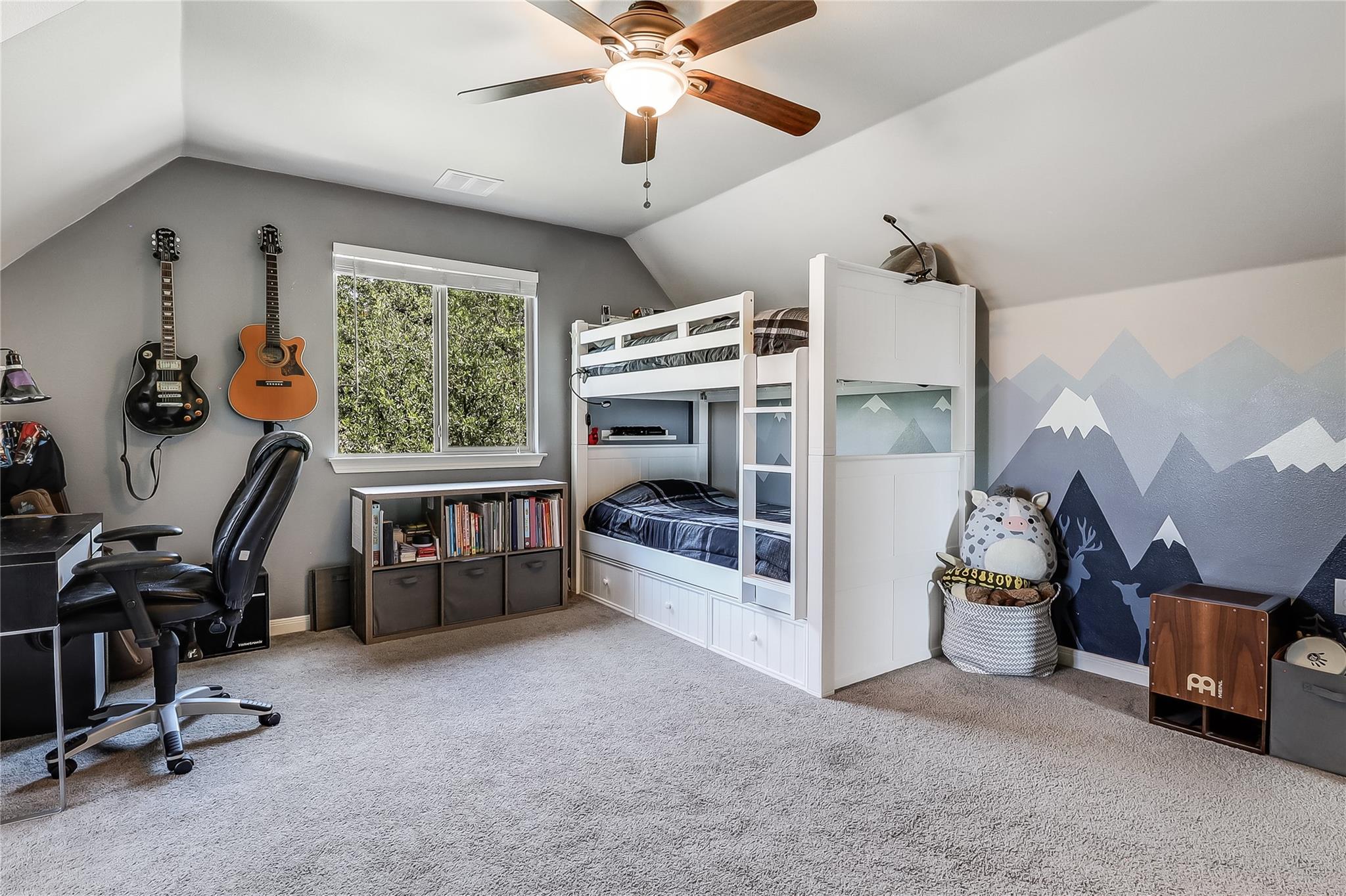 10013 Little Creek Cir, Dripping Springs, TX 78620