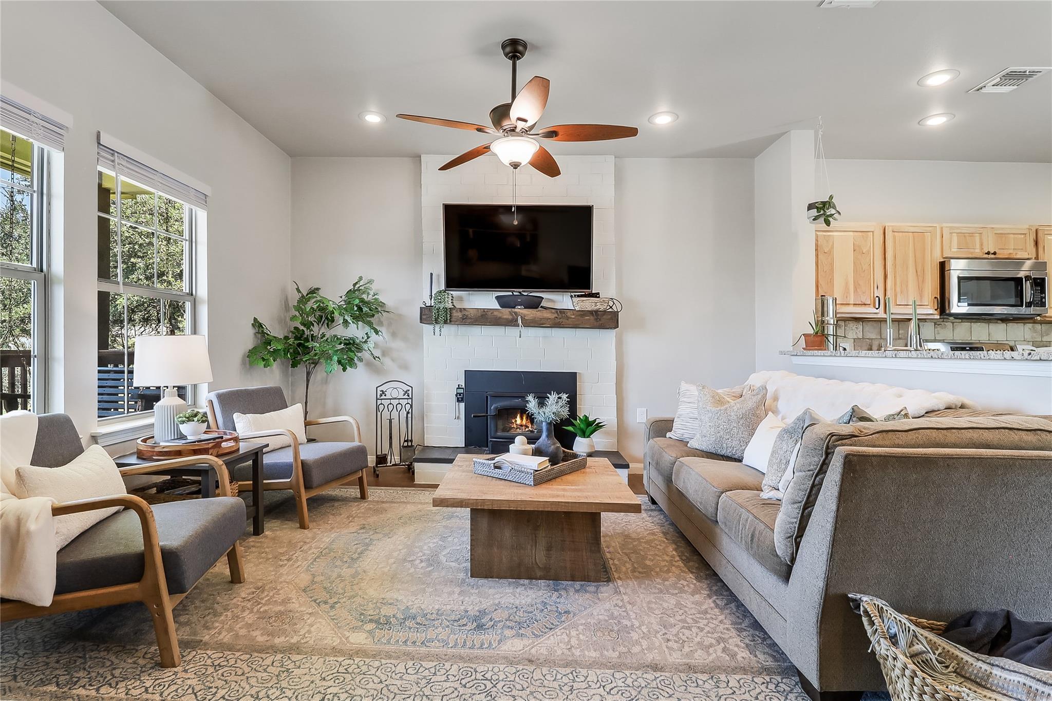 10013 Little Creek Cir, Dripping Springs, TX 78620