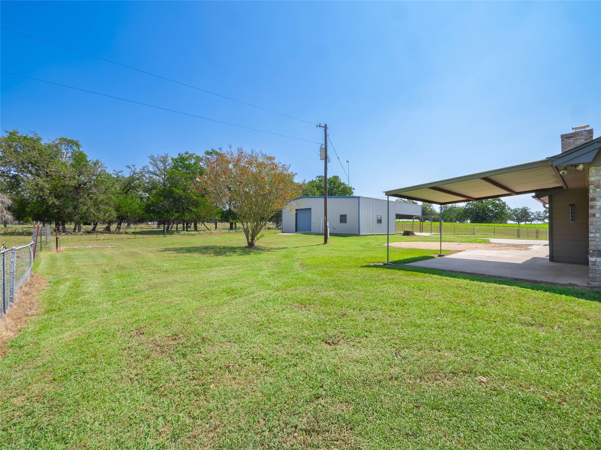 1252 County Road 106, Paige, TX 78659