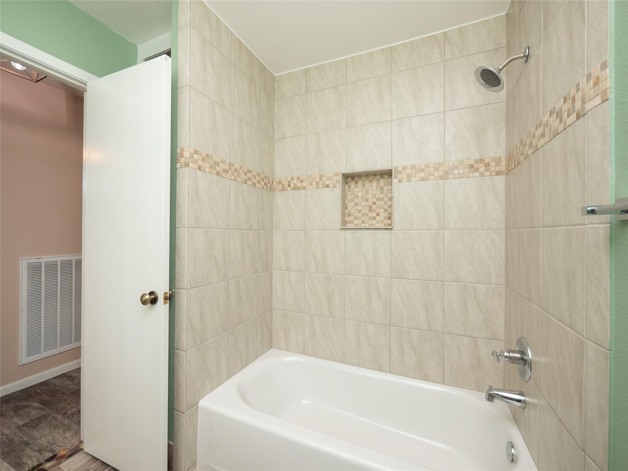 1252 County Road 106, Paige, TX 78659