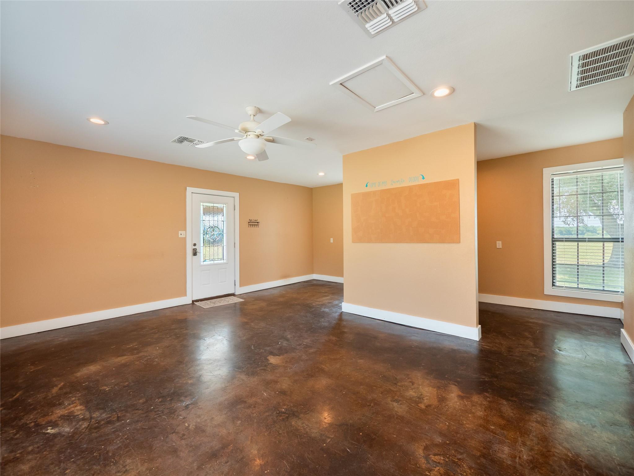 1252 County Road 106, Paige, TX 78659