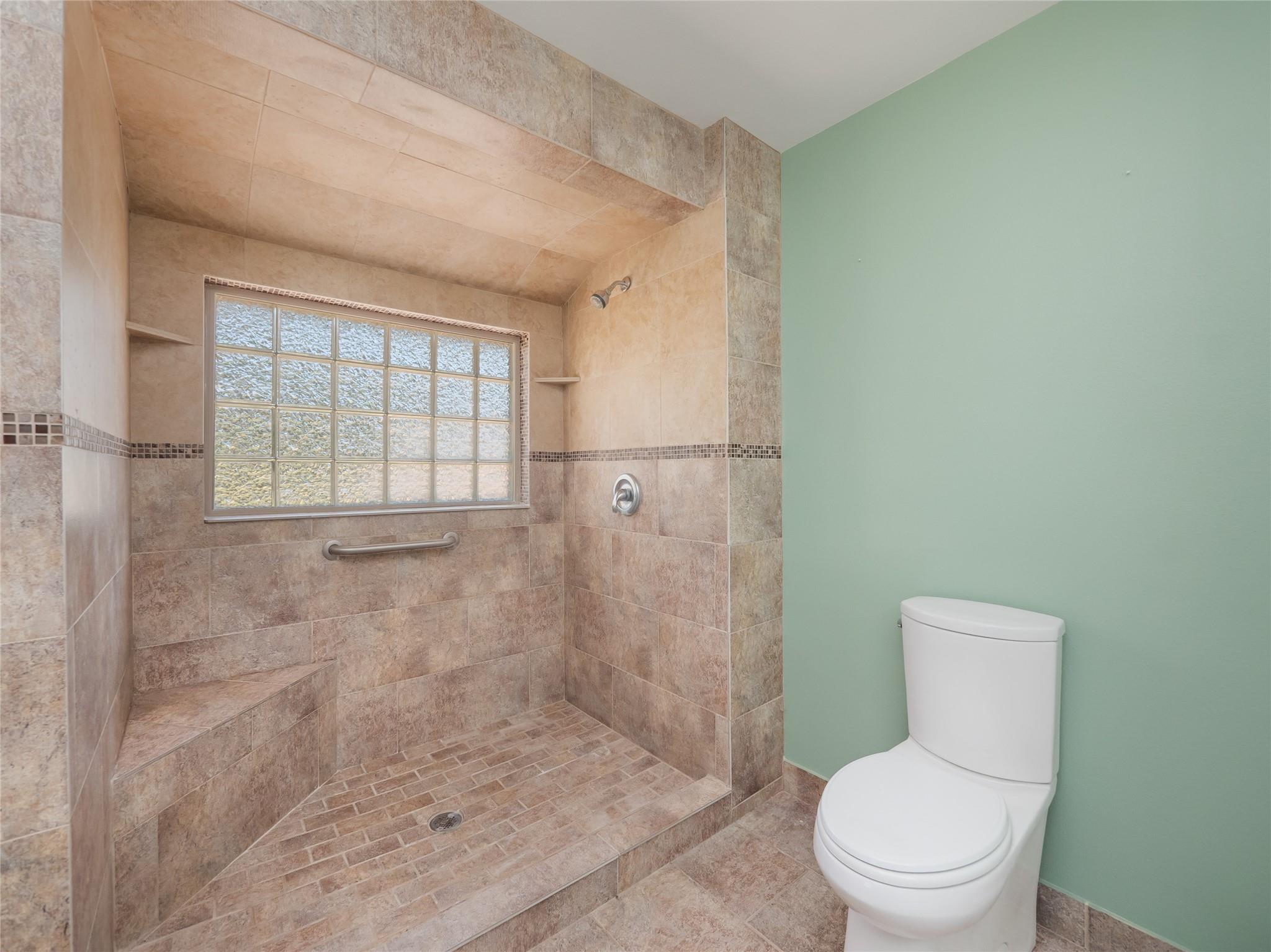 1252 County Road 106, Paige, TX 78659