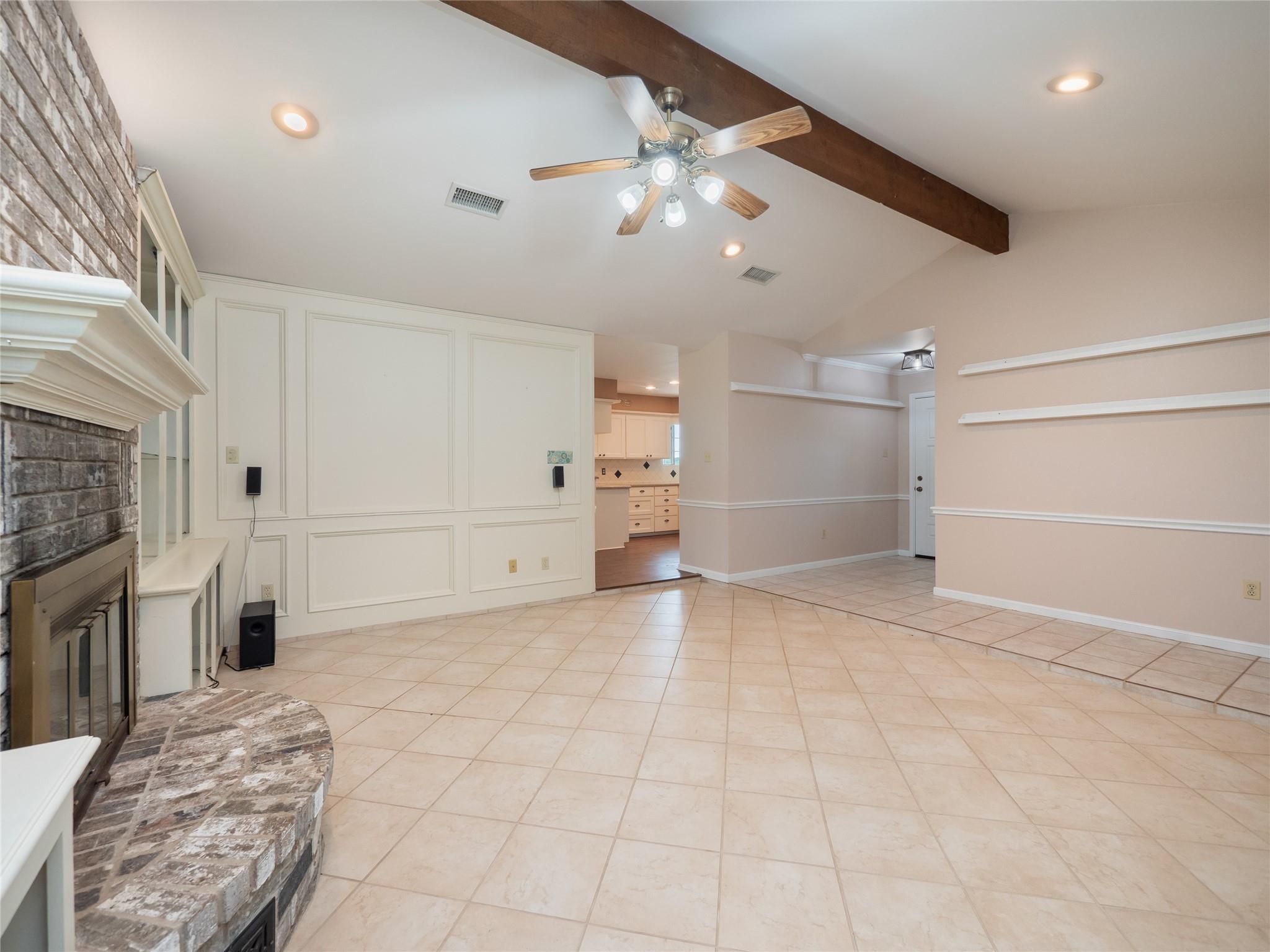 1252 County Road 106, Paige, TX 78659