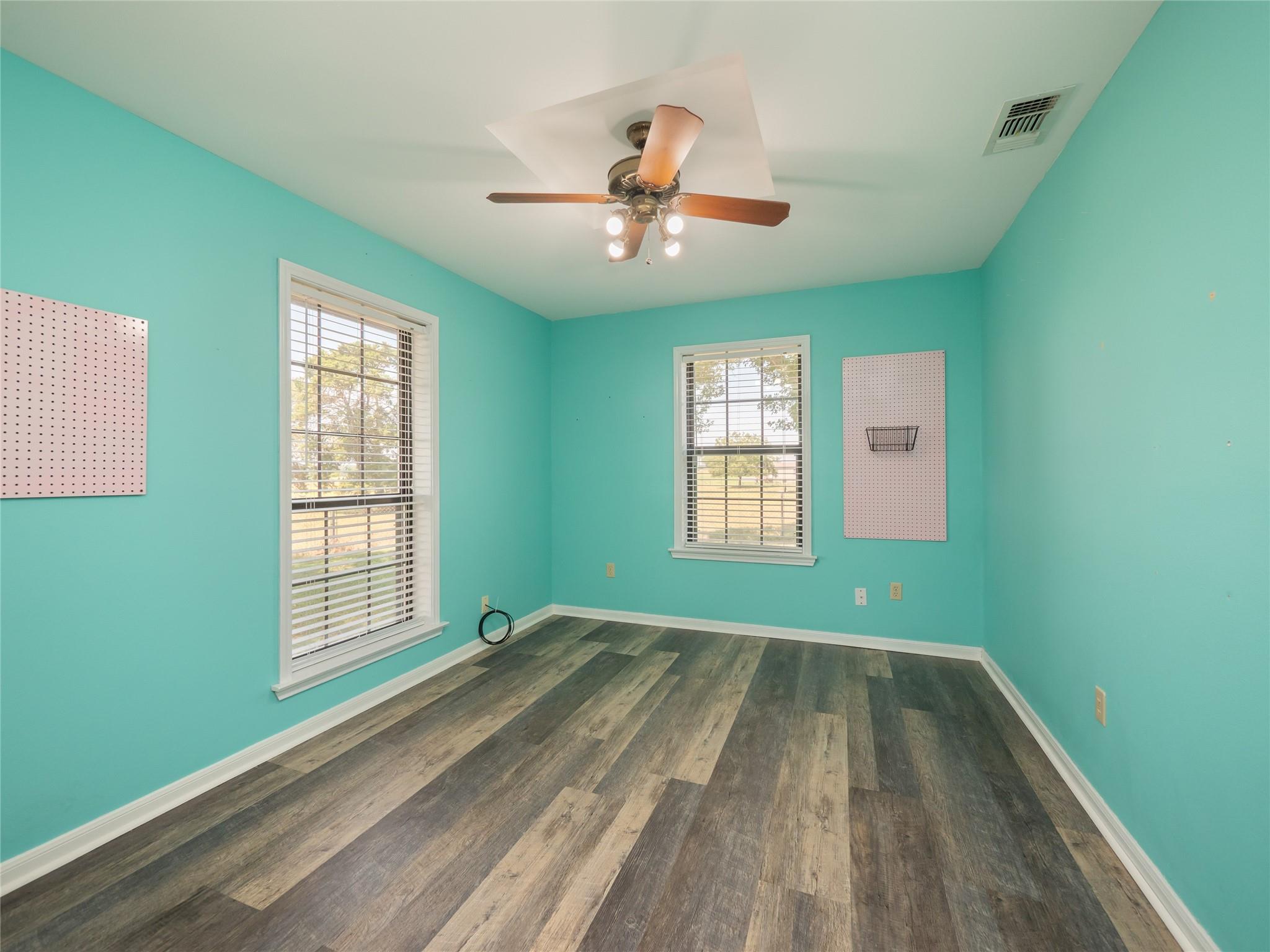 1252 County Road 106, Paige, TX 78659