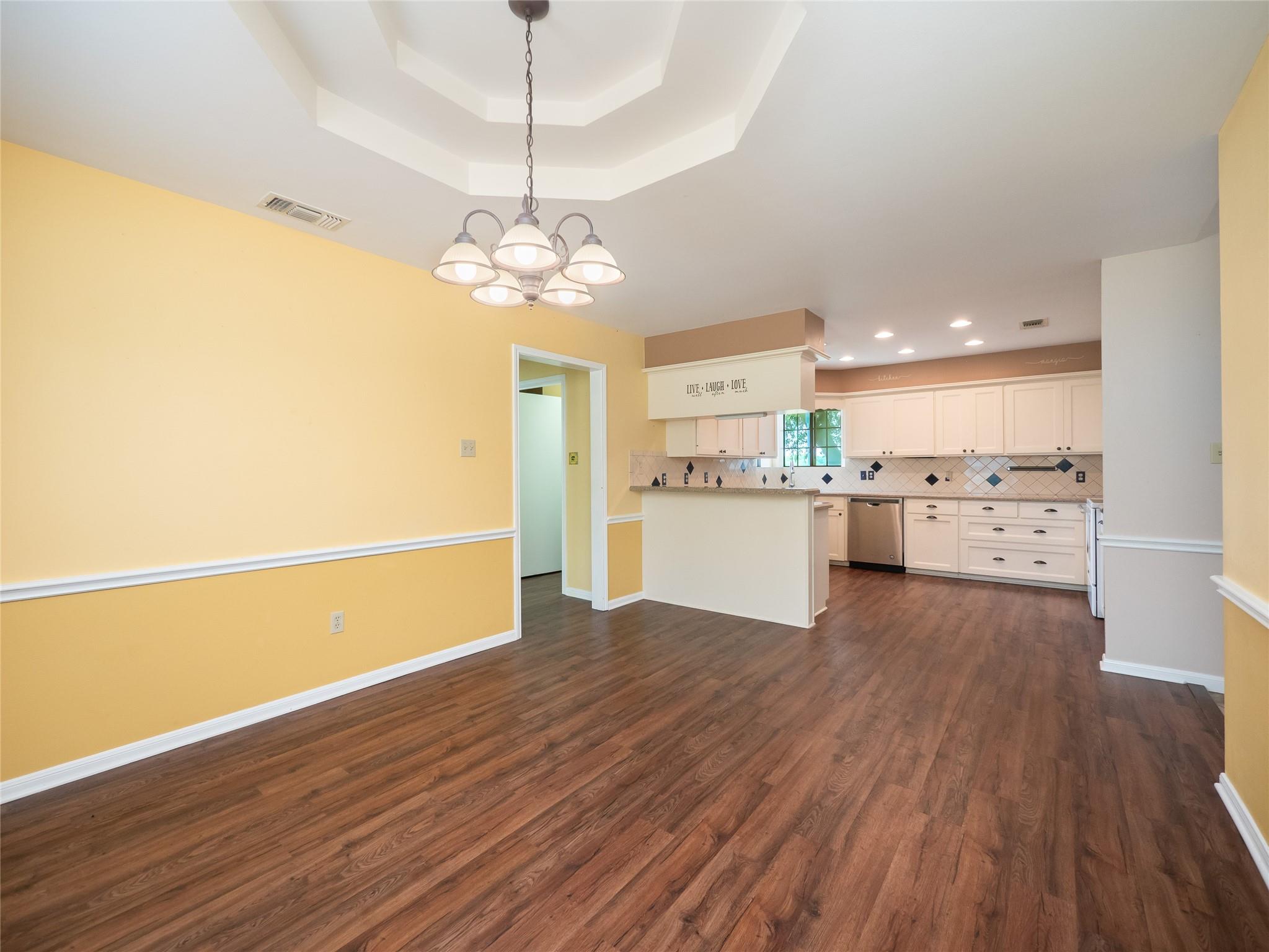 1252 County Road 106, Paige, TX 78659