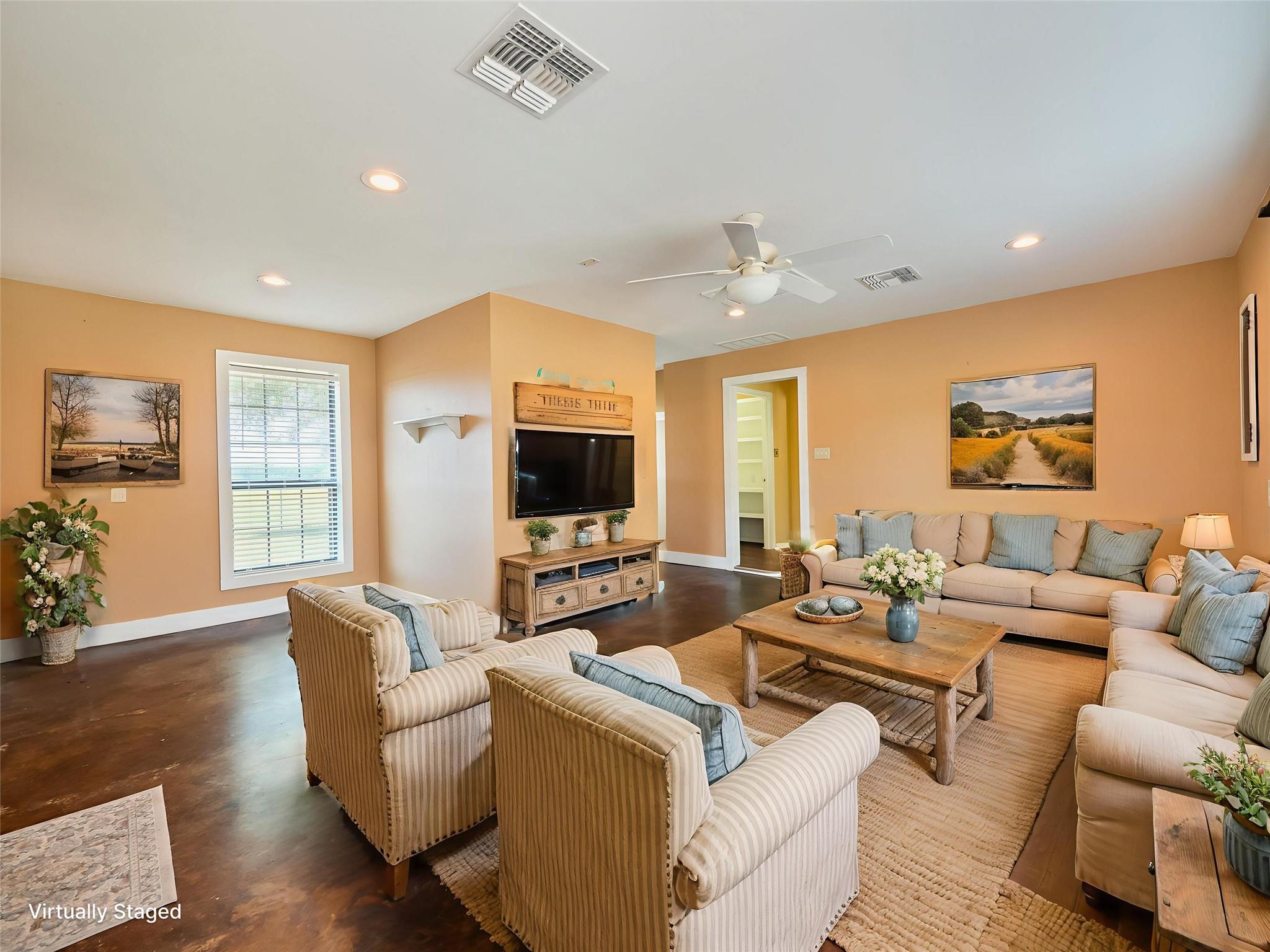 1252 County Road 106, Paige, TX 78659