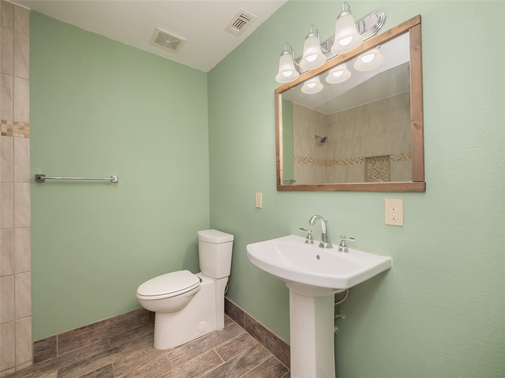 1252 County Road 106, Paige, TX 78659