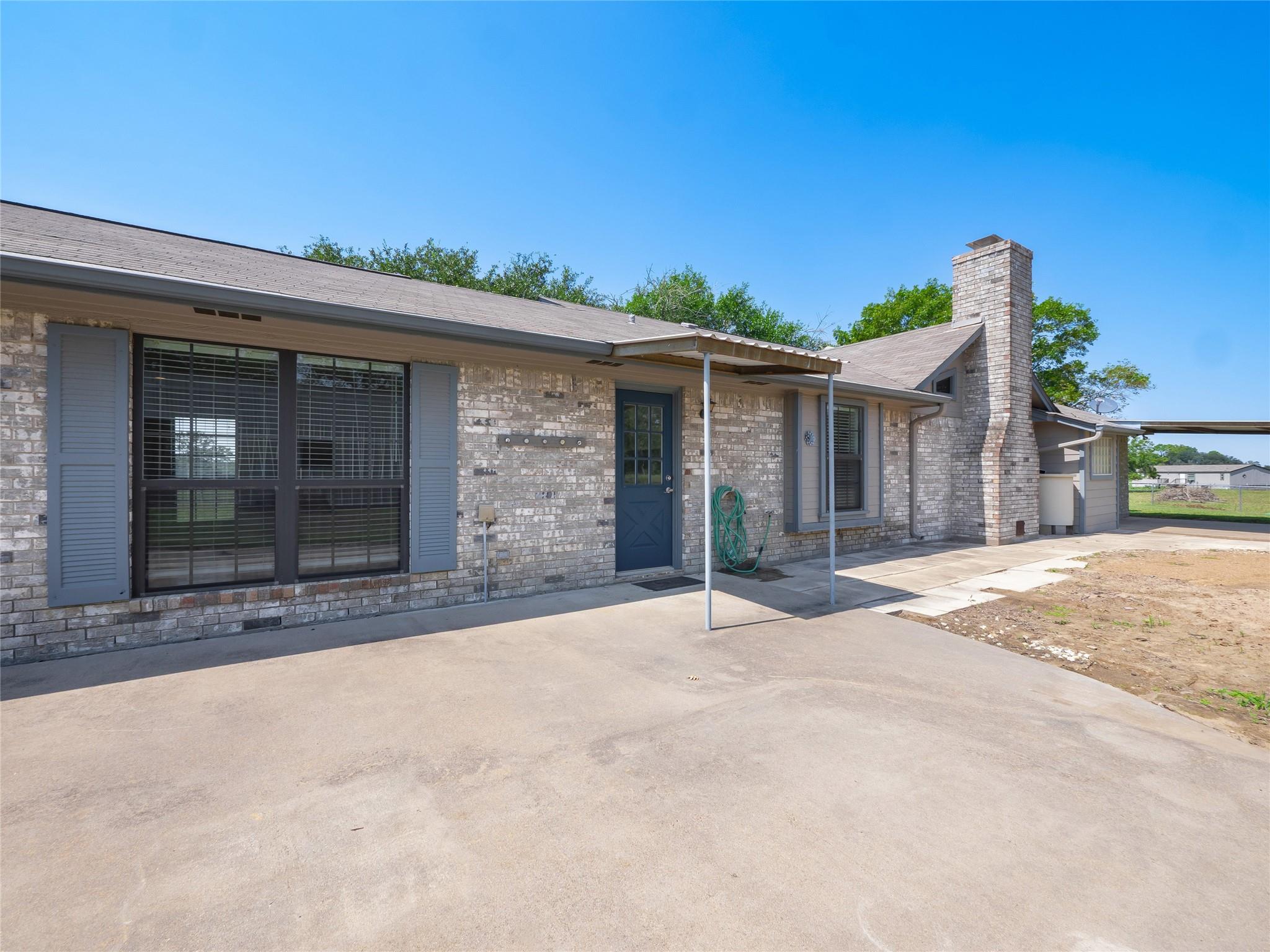 1252 County Road 106, Paige, TX 78659