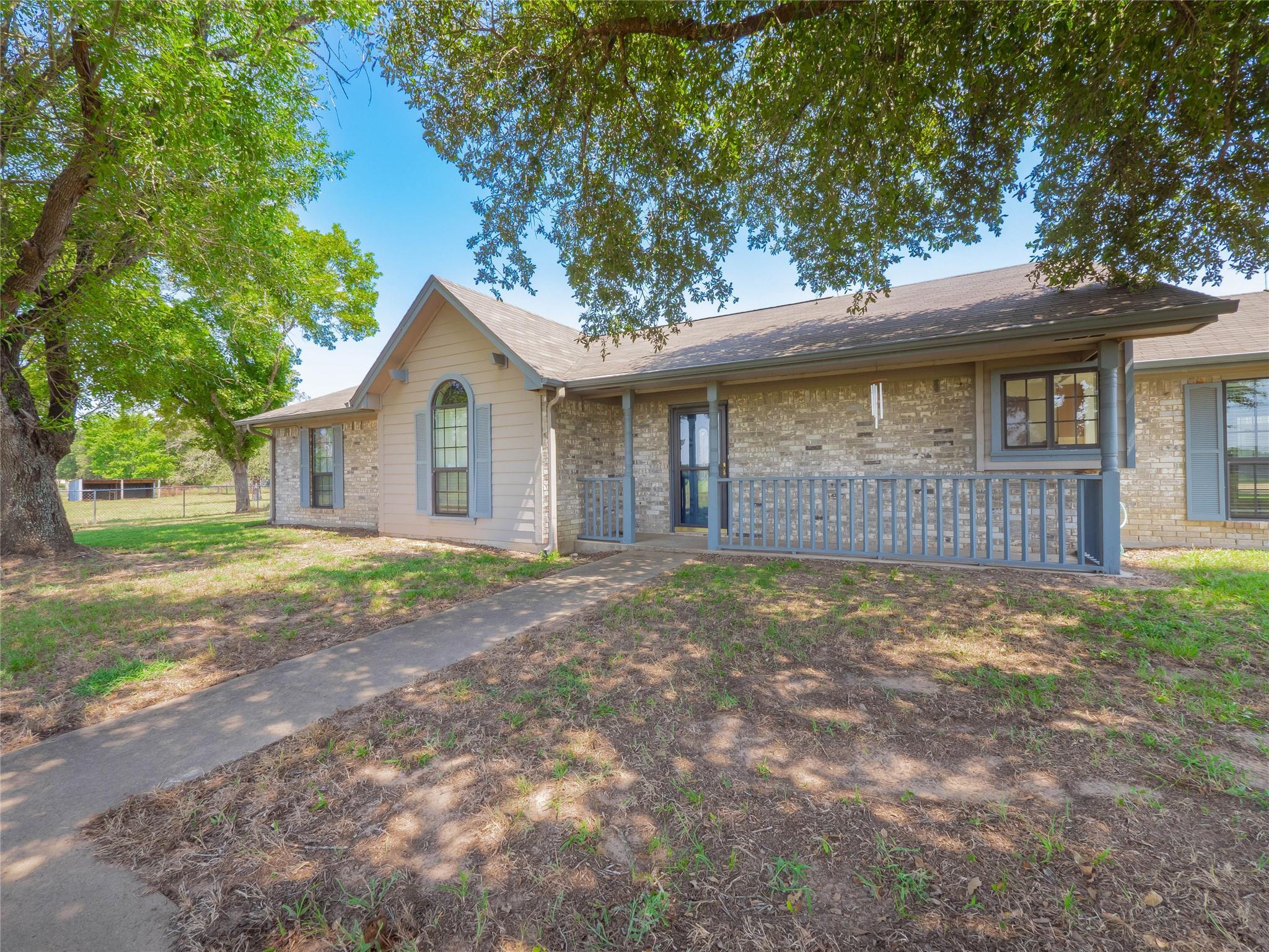 1252 County Road 106, Paige, TX 78659