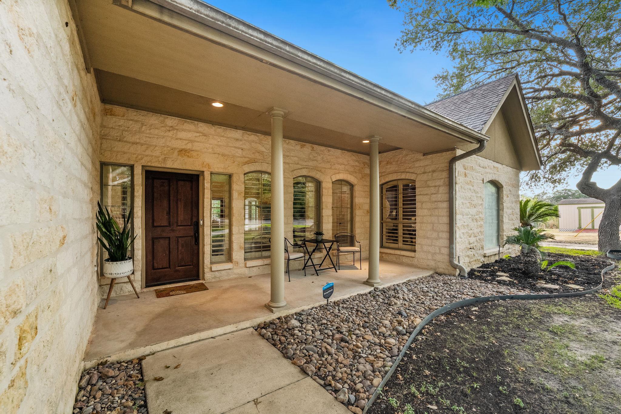 810 Bluff Ridge Ct, New Braunfels, TX 78132