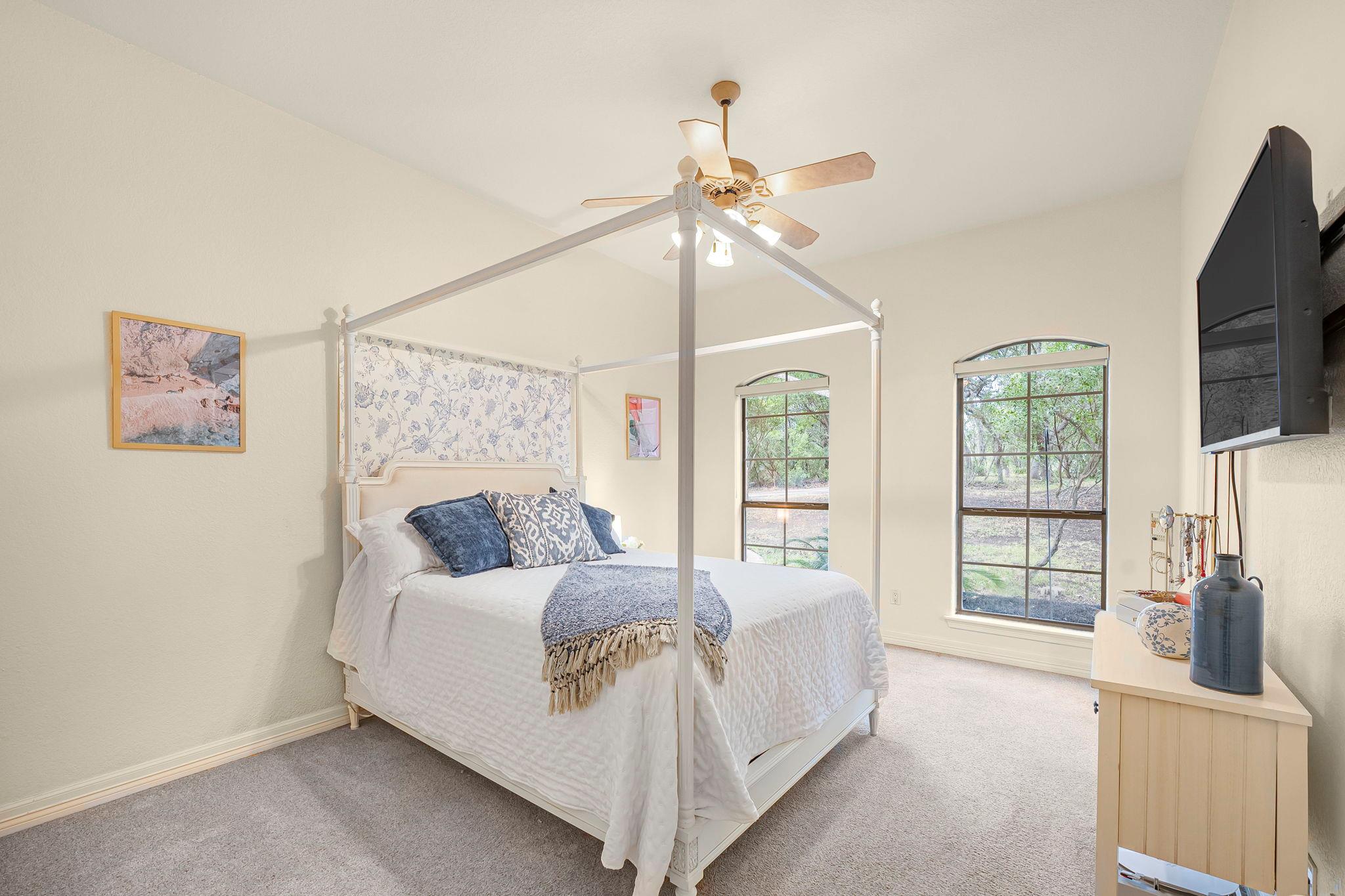 810 Bluff Ridge Ct, New Braunfels, TX 78132