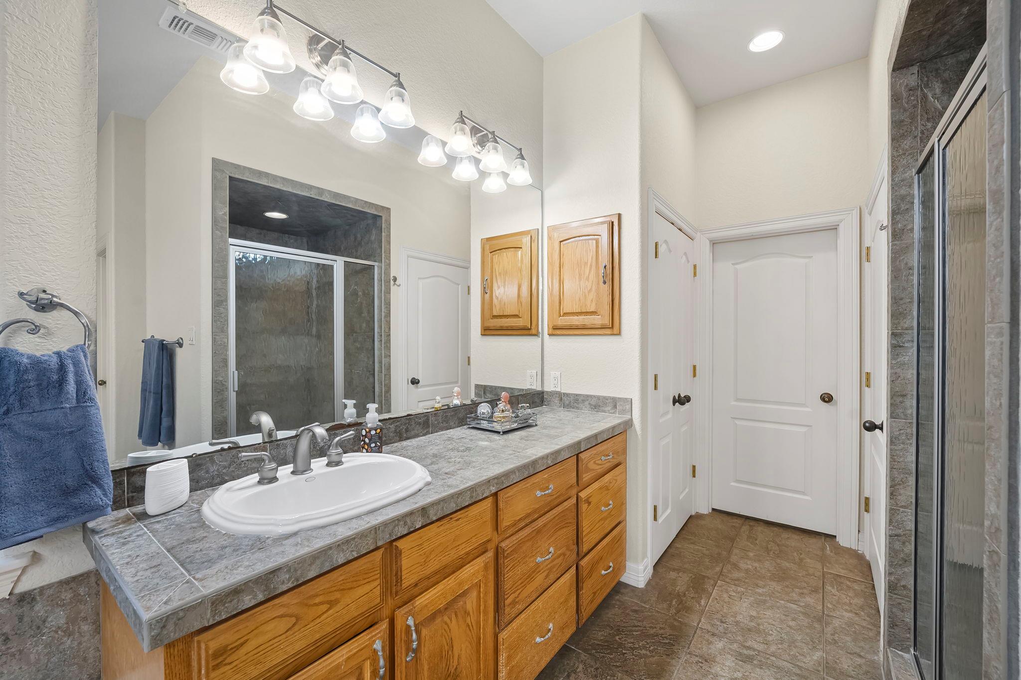 810 Bluff Ridge Ct, New Braunfels, TX 78132