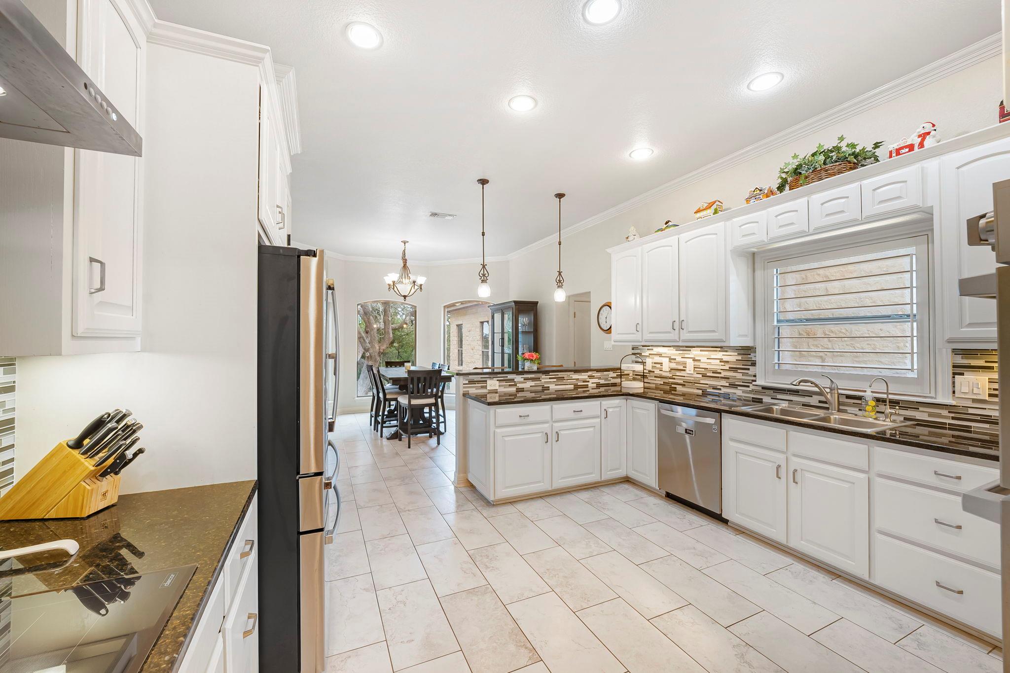 810 Bluff Ridge Ct, New Braunfels, TX 78132