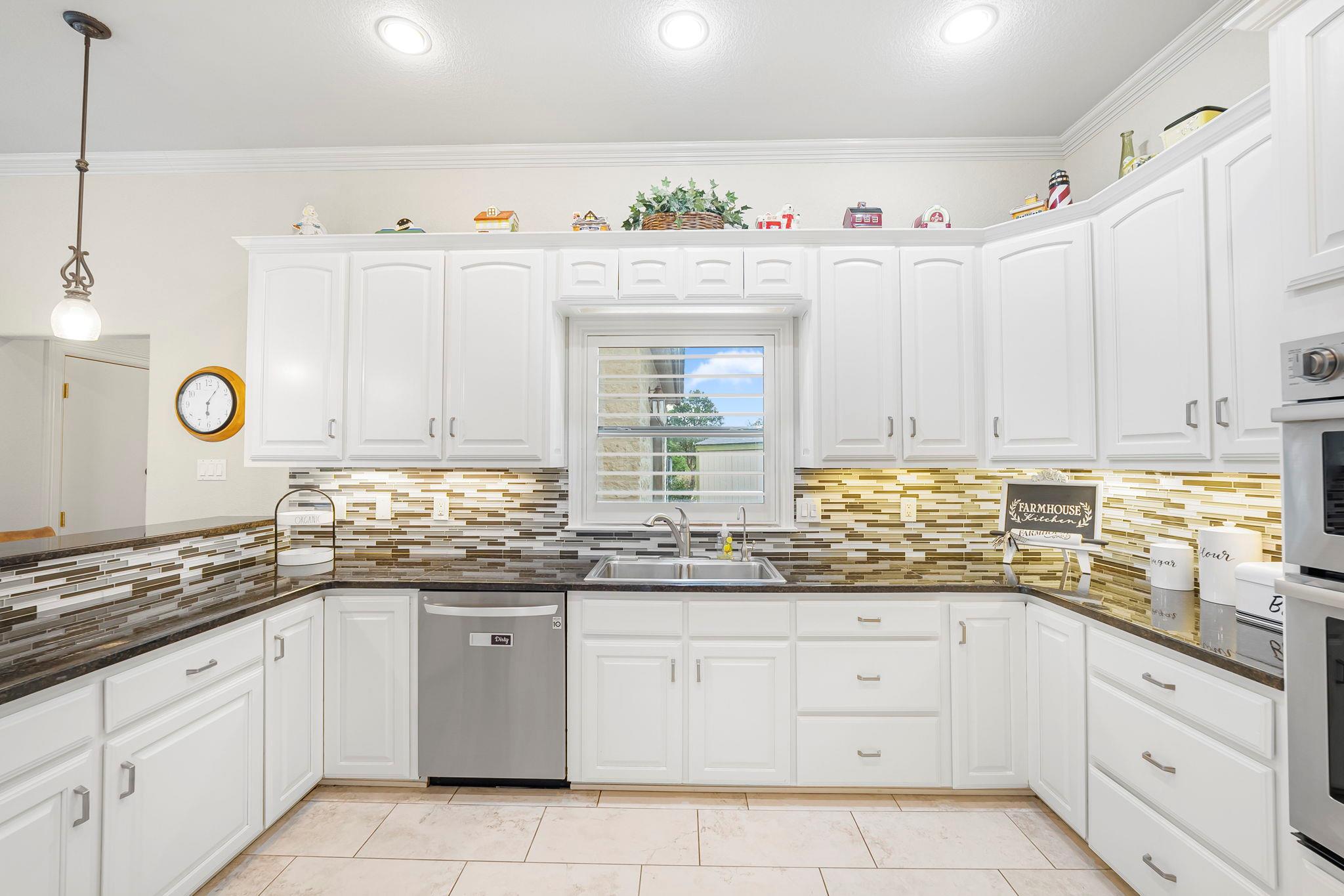 810 Bluff Ridge Ct, New Braunfels, TX 78132