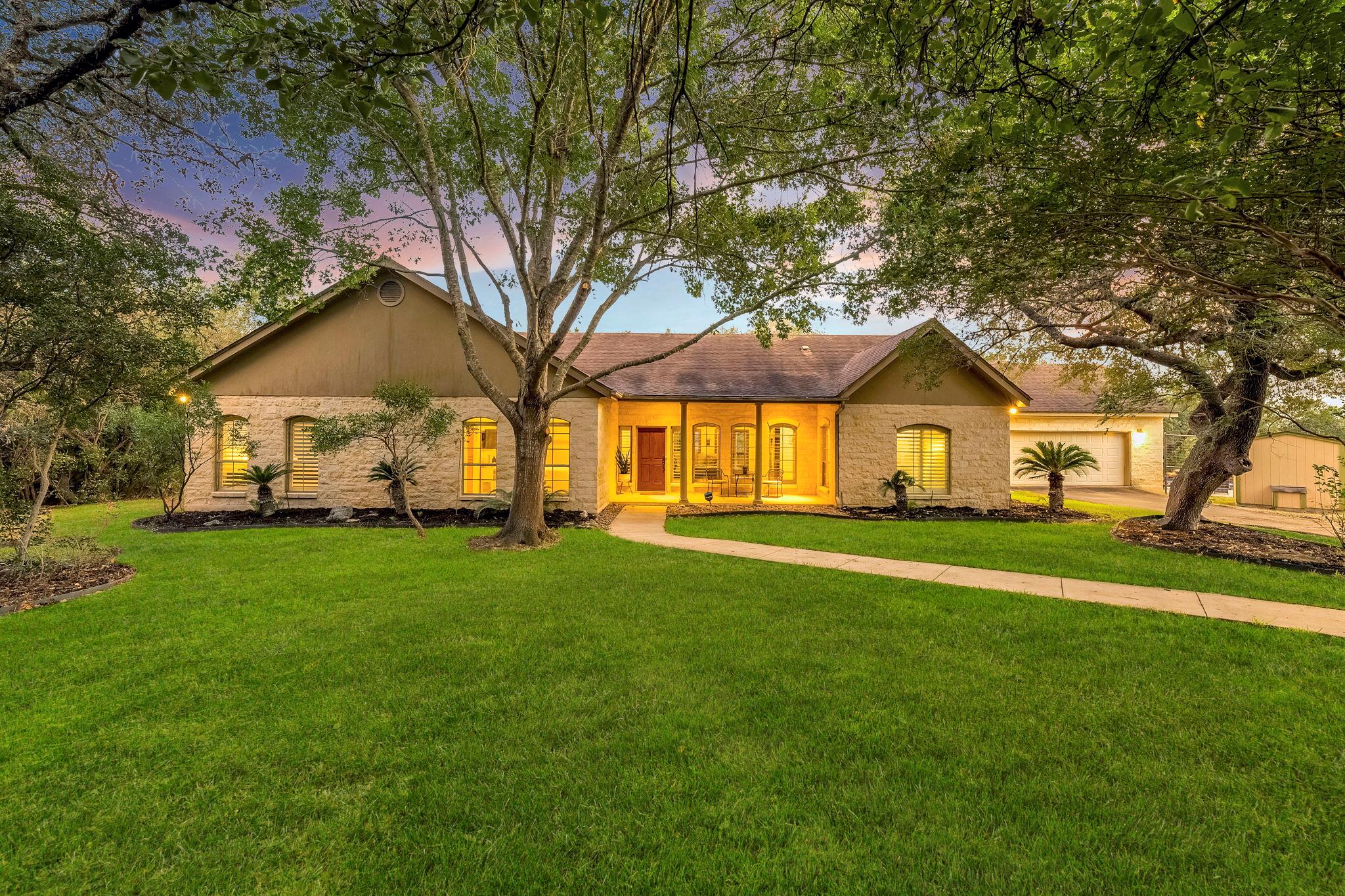 810 Bluff Ridge Ct, New Braunfels, TX 78132