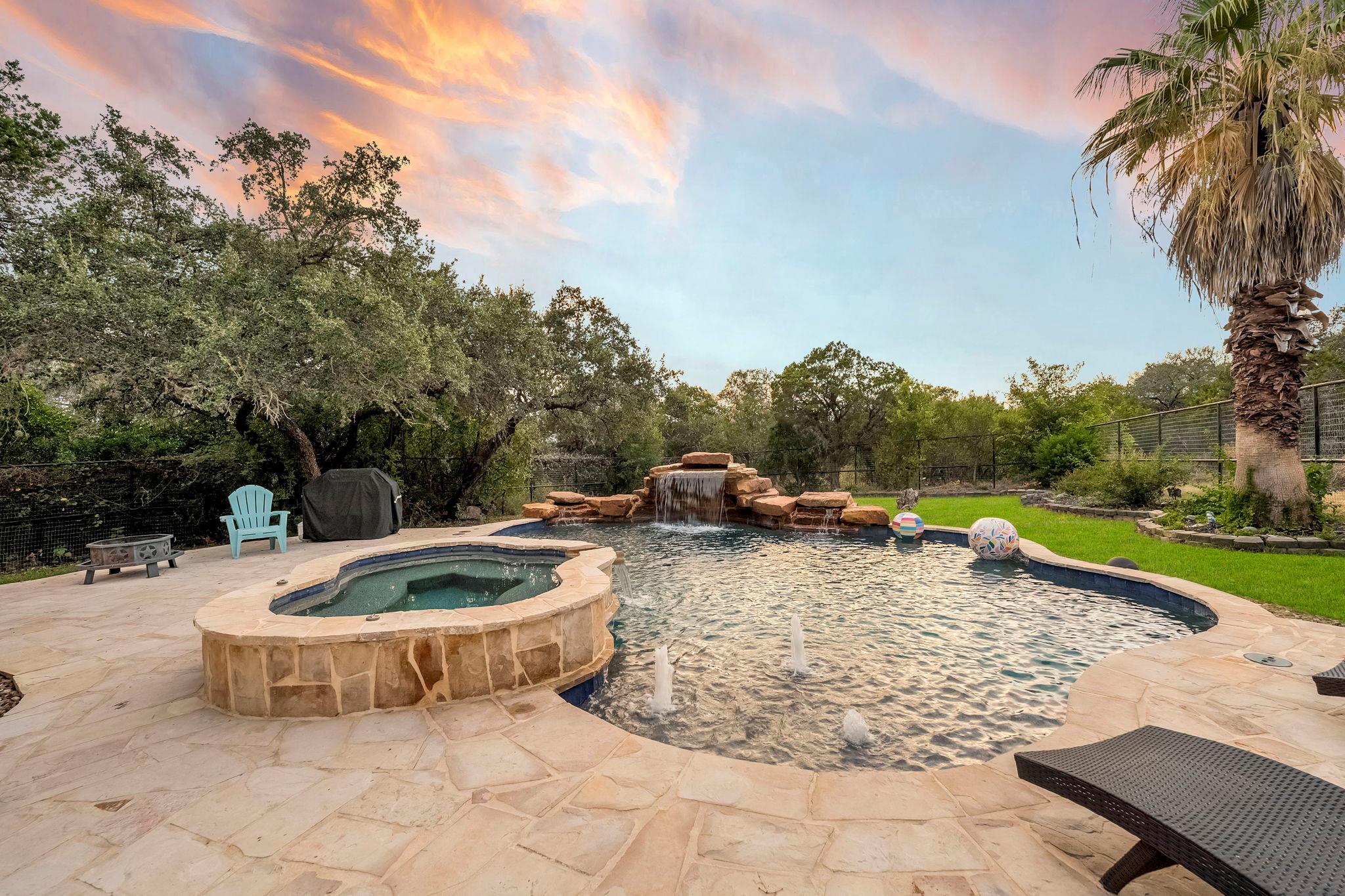 810 Bluff Ridge Ct, New Braunfels, TX 78132