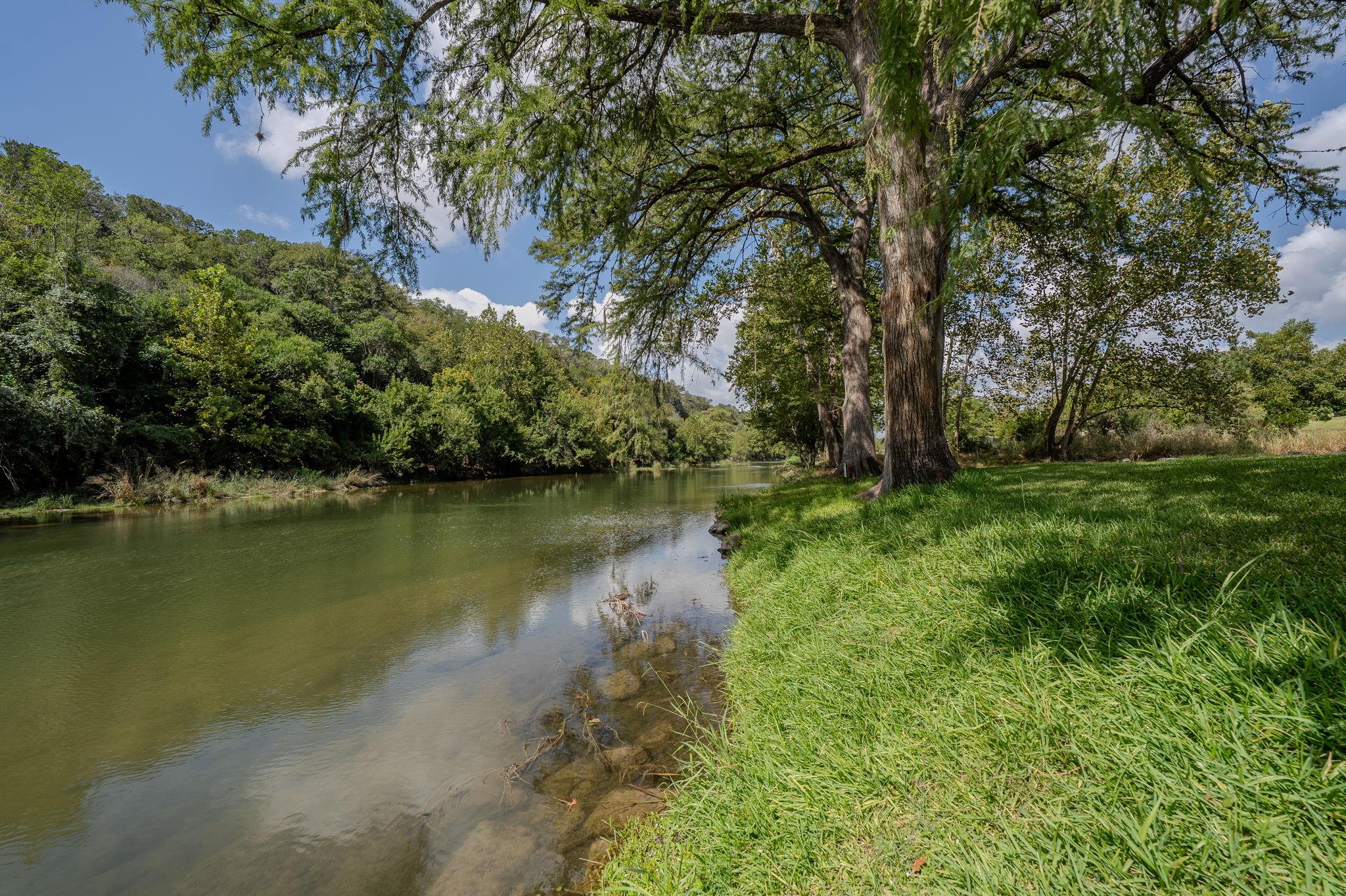 810 Bluff Ridge Ct, New Braunfels, TX 78132