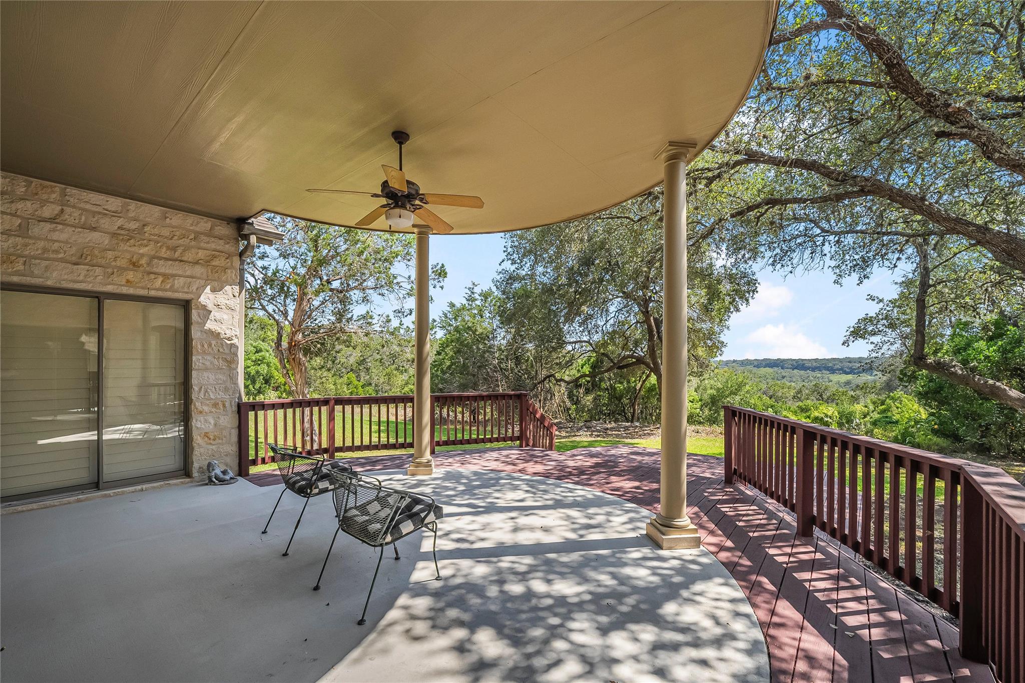 810 Bluff Ridge Ct, New Braunfels, TX 78132