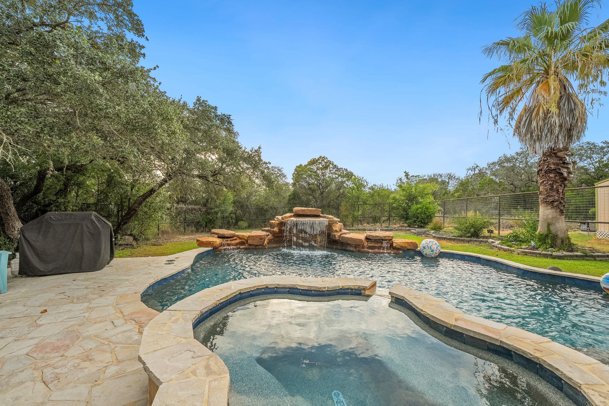 810 Bluff Ridge Ct, New Braunfels, TX 78132