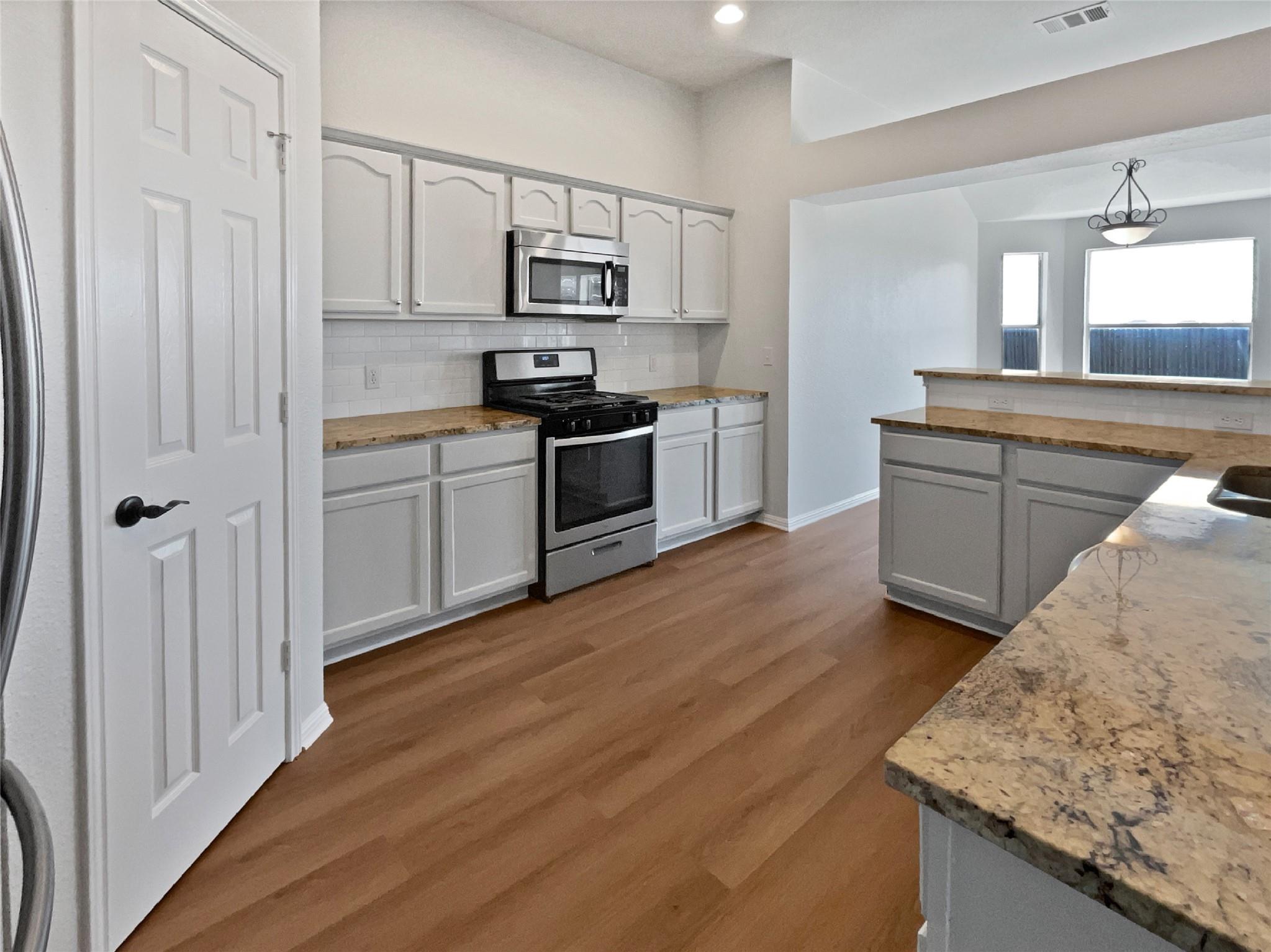 404 Stewart Dr, Hutto, TX 78634