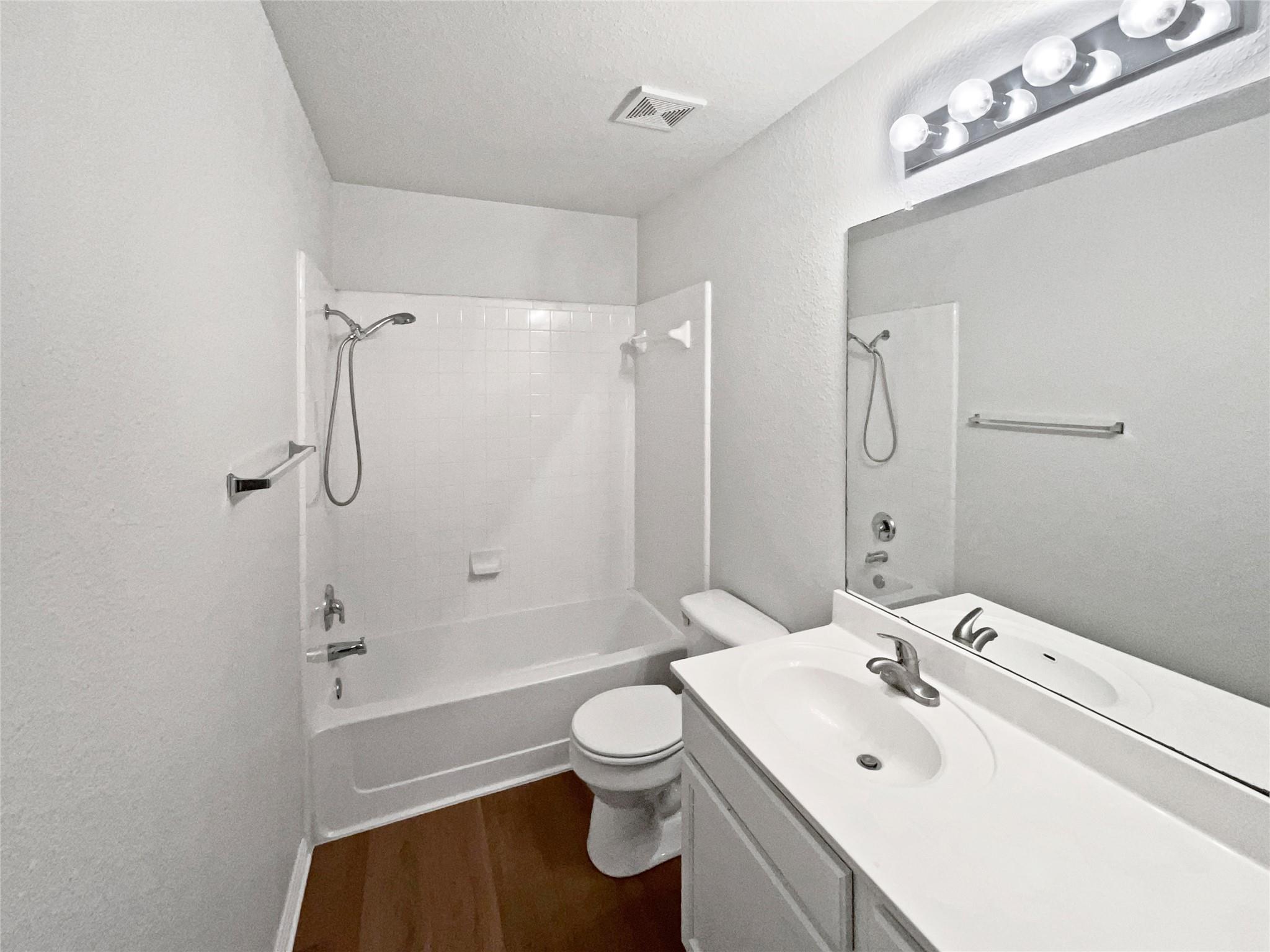 404 Stewart Dr, Hutto, TX 78634