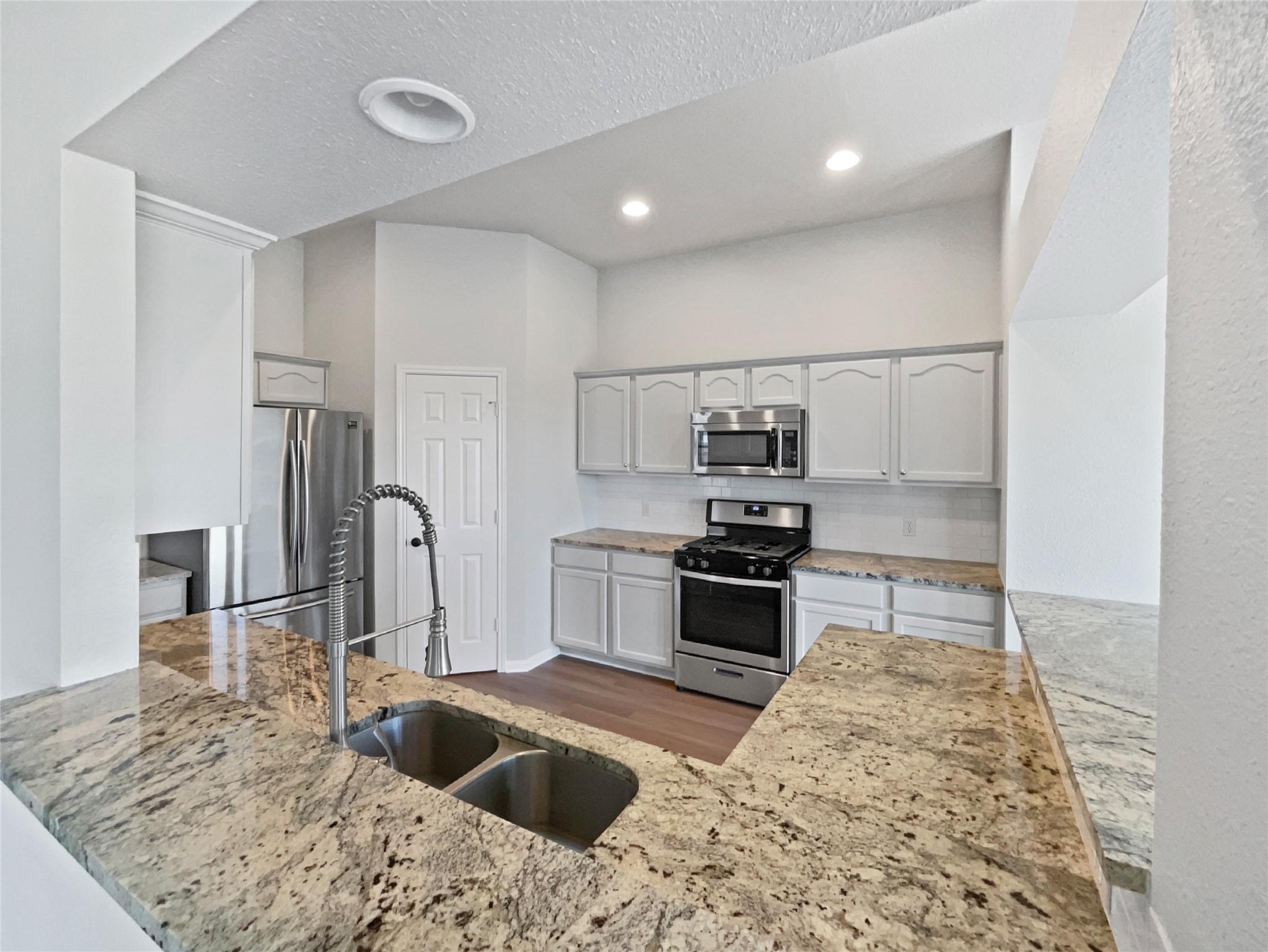 404 Stewart Dr, Hutto, TX 78634