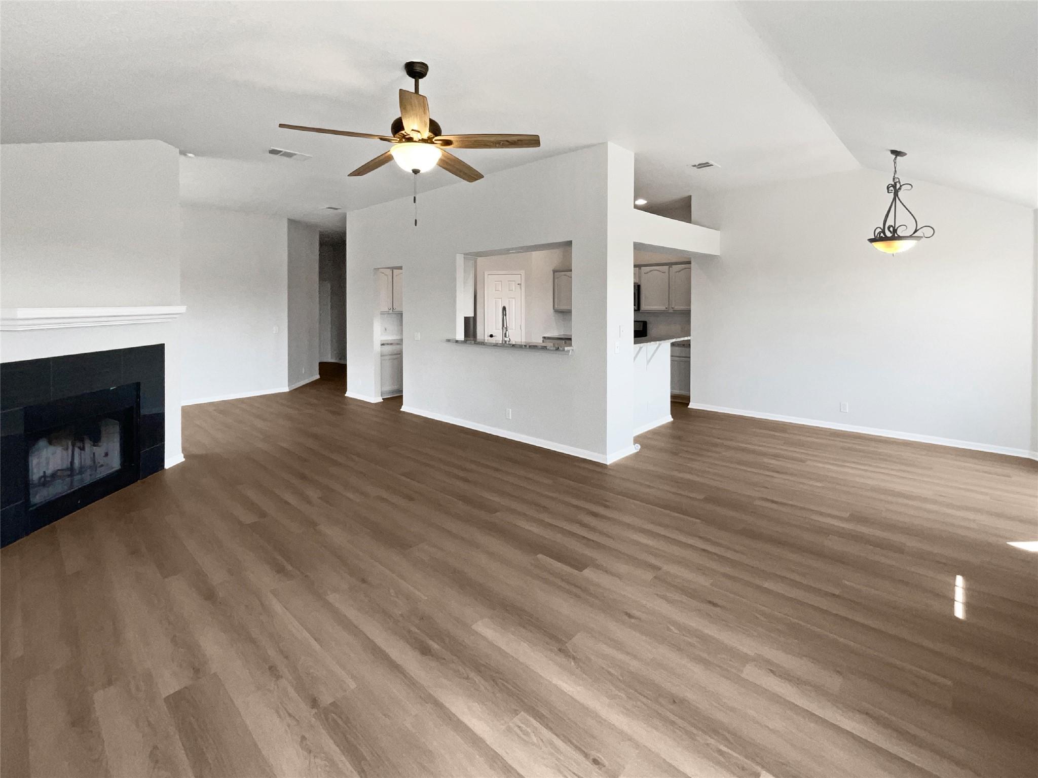 404 Stewart Dr, Hutto, TX 78634