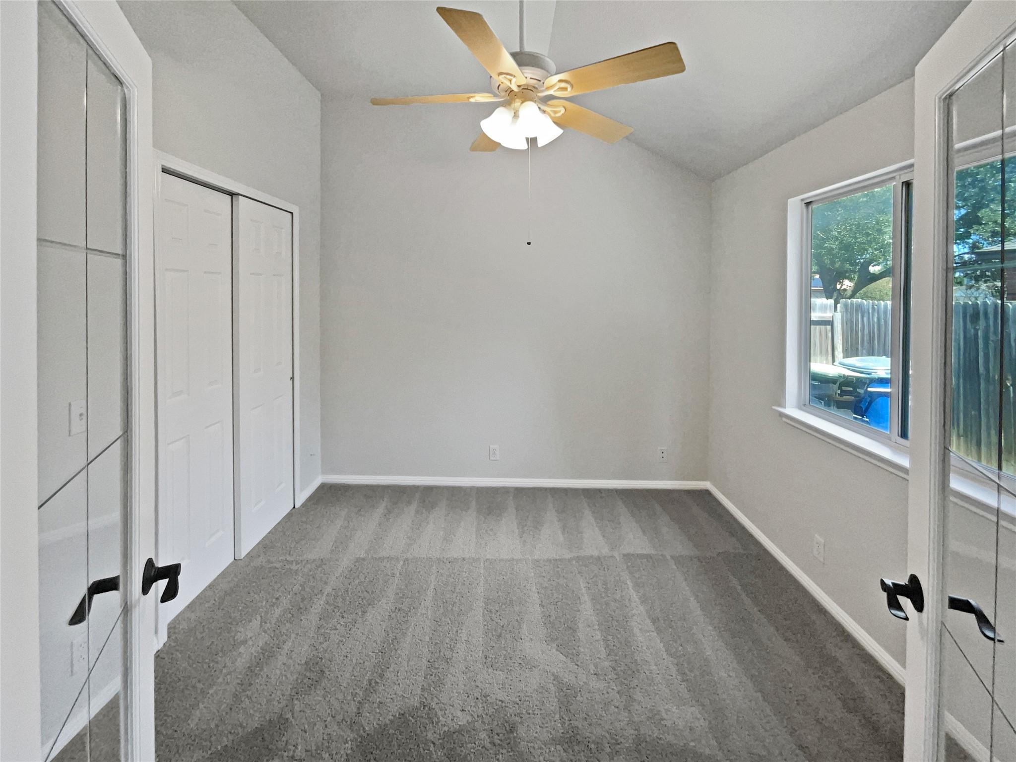 404 Stewart Dr, Hutto, TX 78634