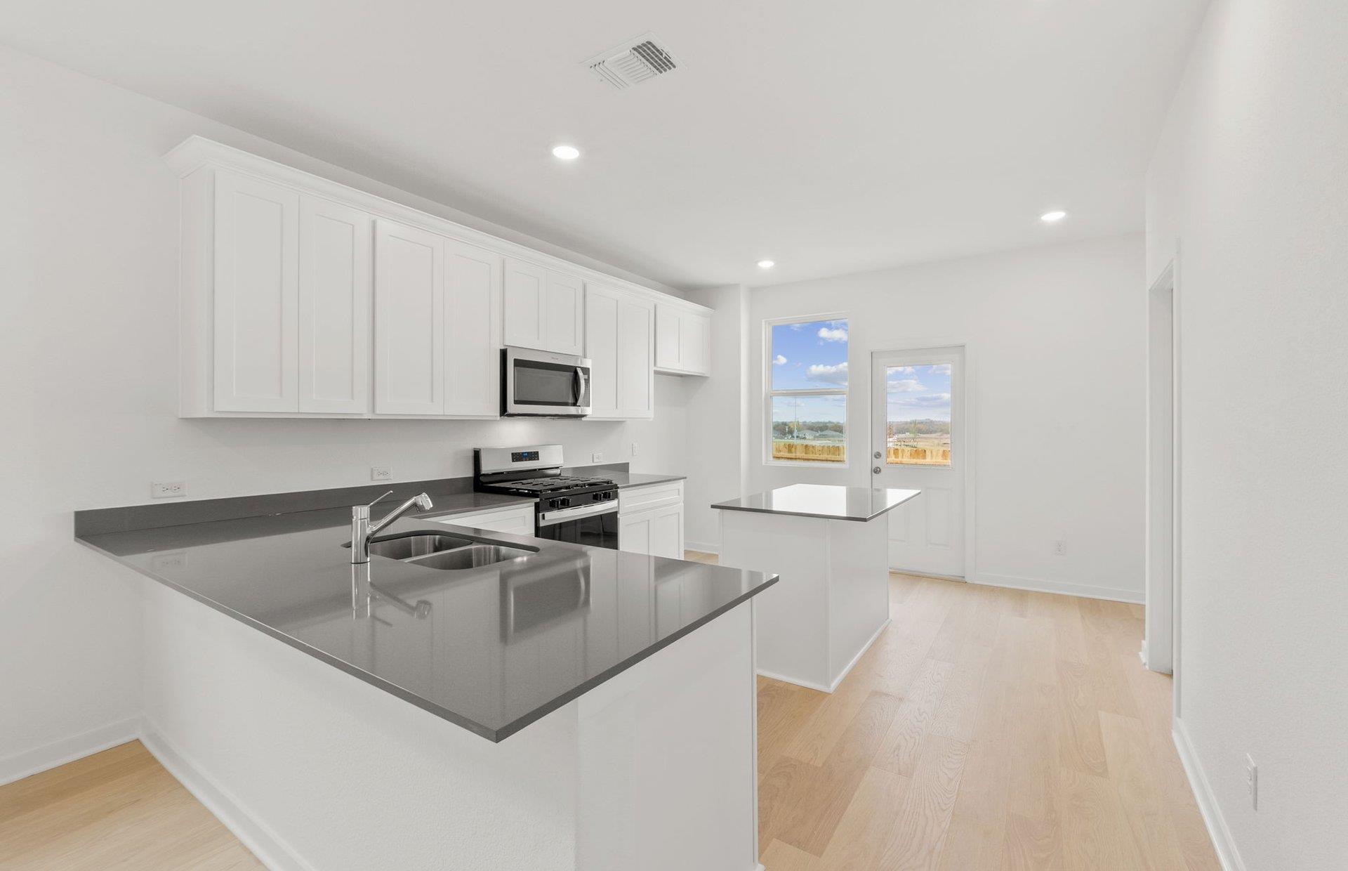 404 Sullivan Way, Elgin, TX 78621