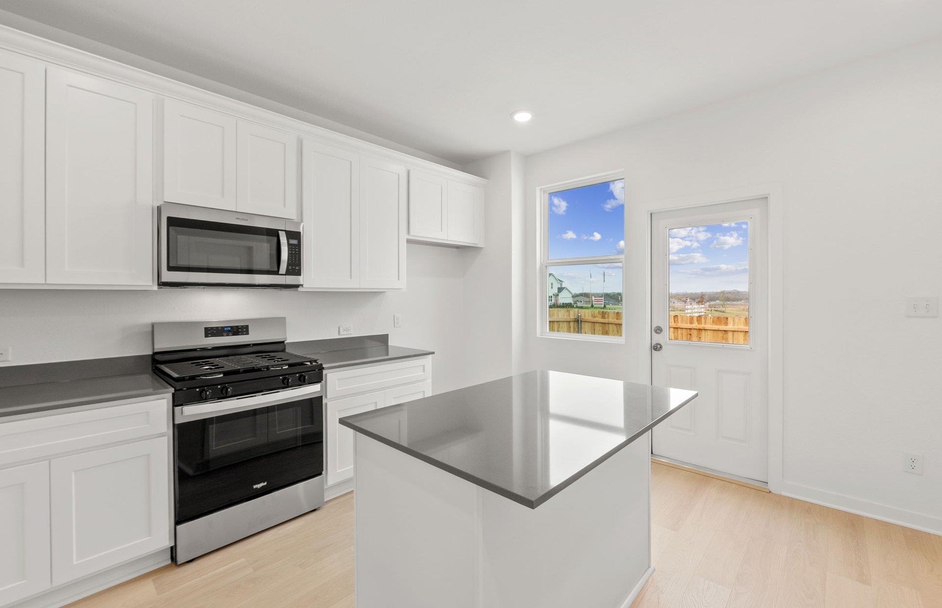 404 Sullivan Way, Elgin, TX 78621