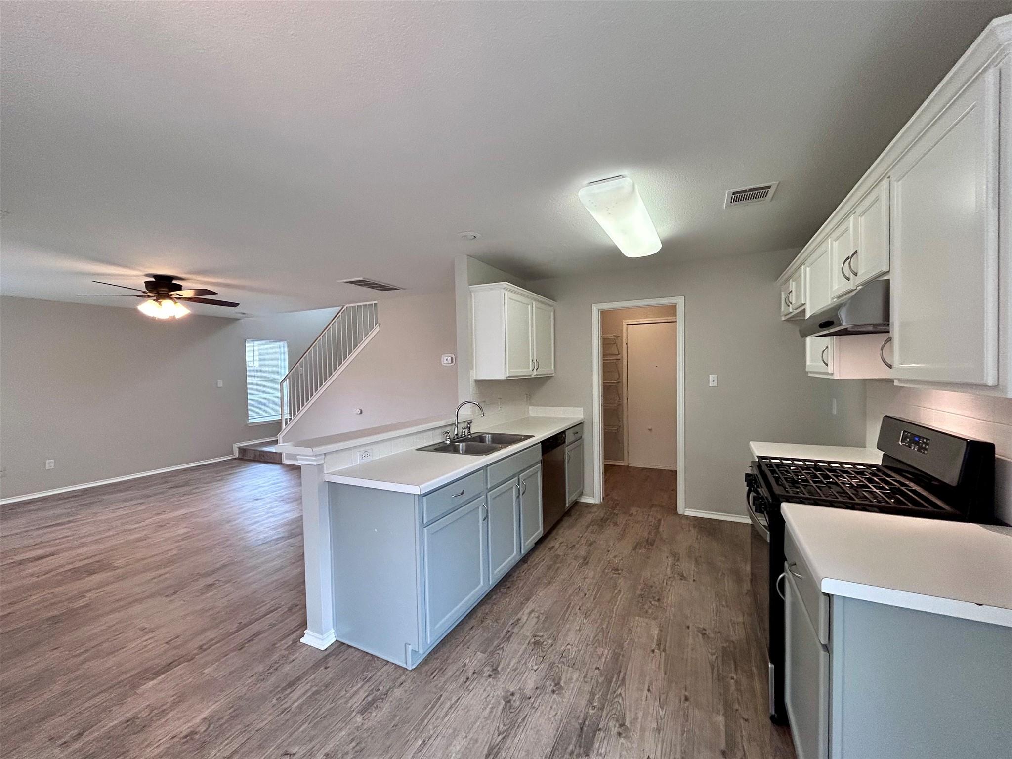 1104 Doras Dr, Pflugerville, TX 78660