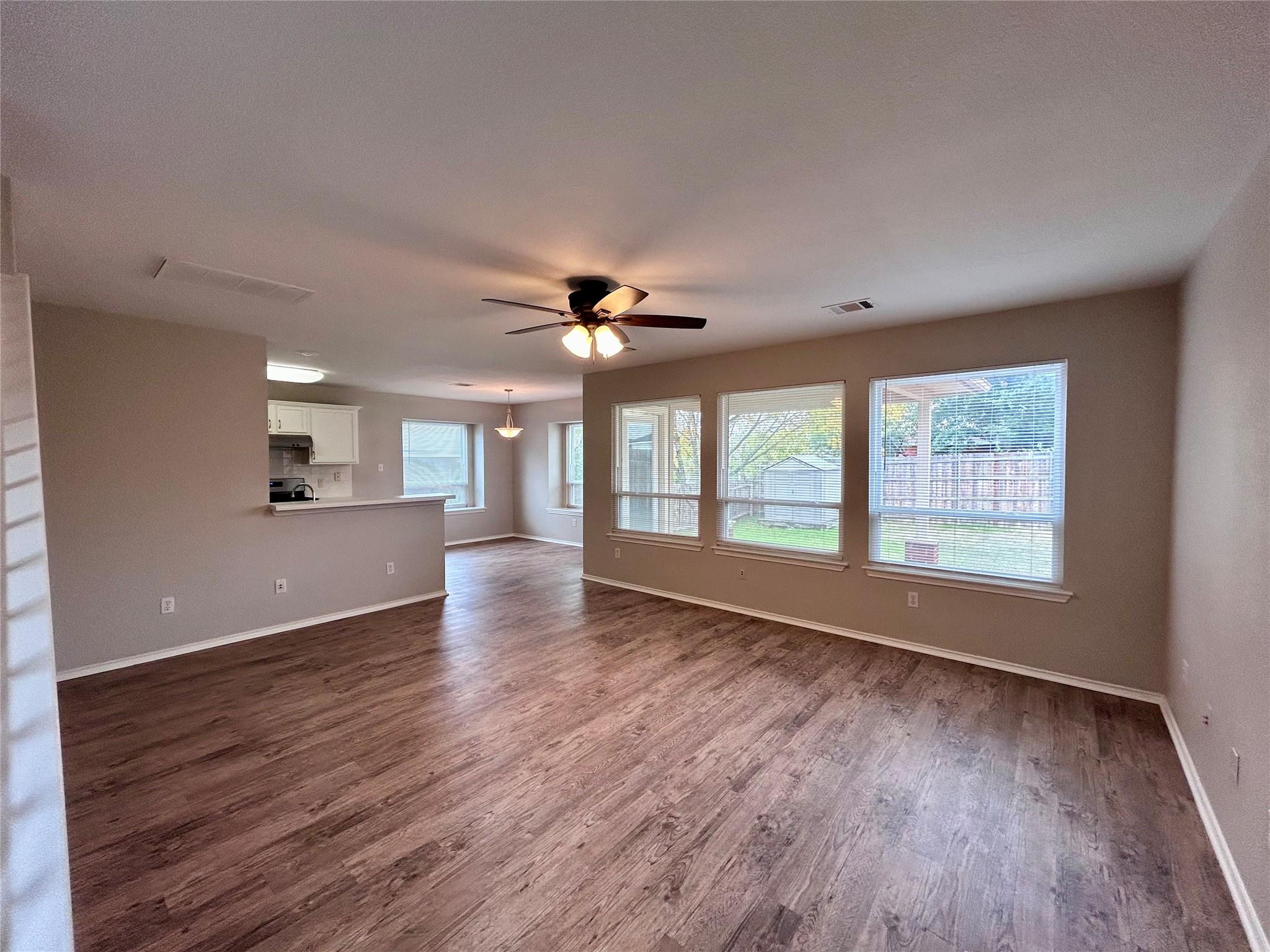 1104 Doras Dr, Pflugerville, TX 78660