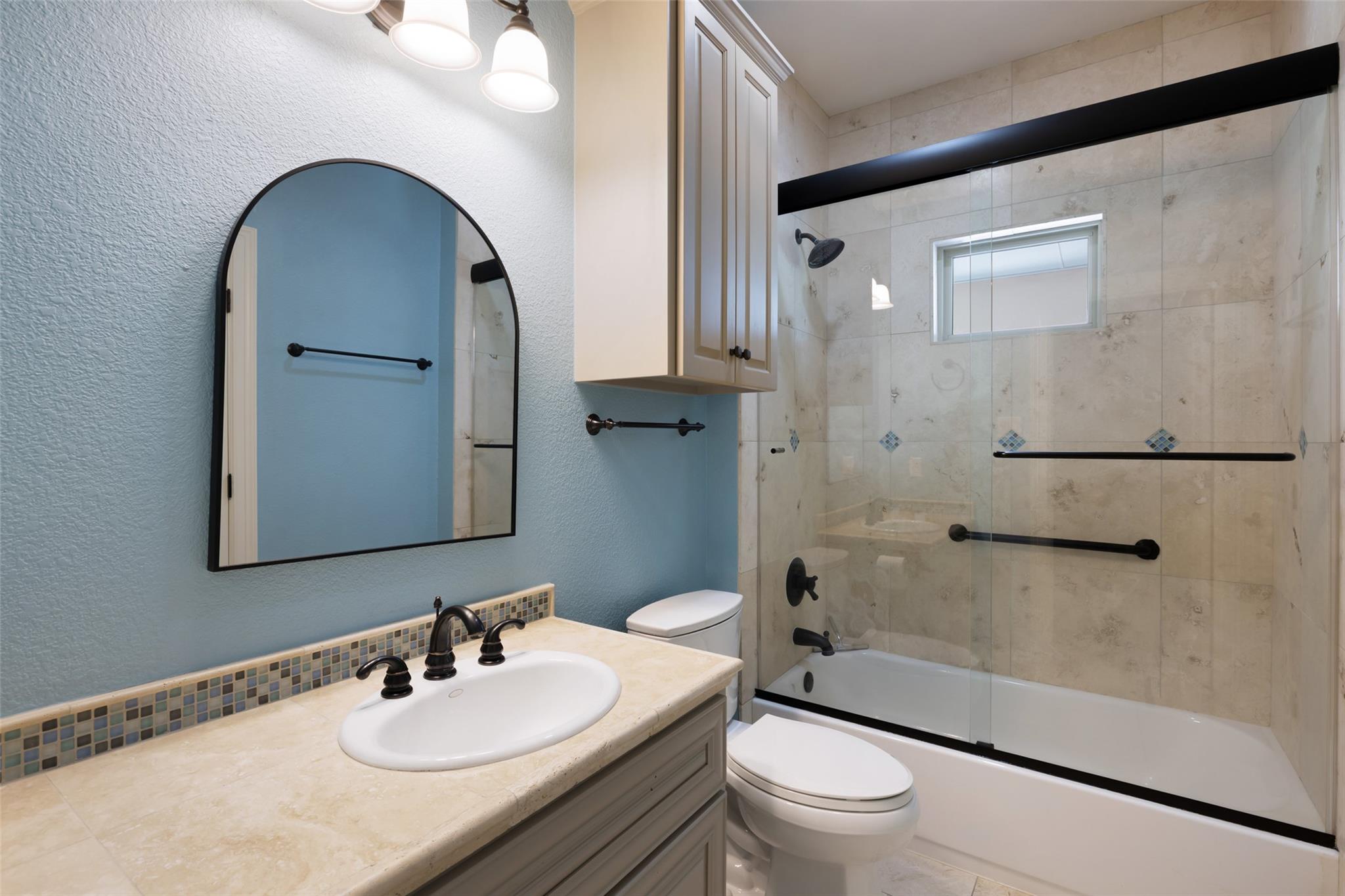 110 Golden Bear Dr, Austin, TX 78738