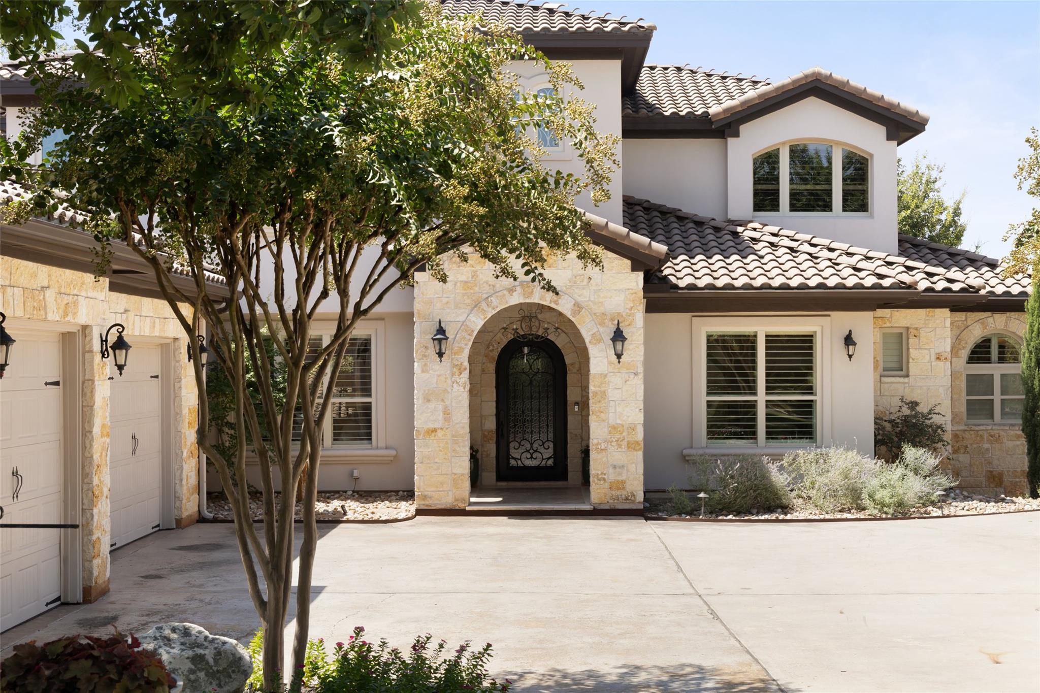 110 Golden Bear Dr, Austin, TX 78738