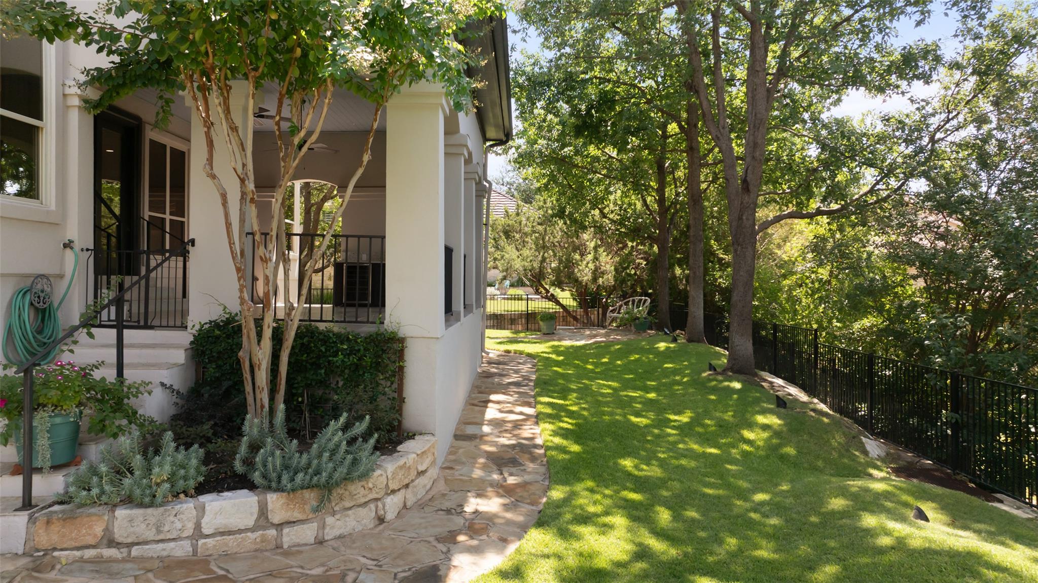 110 Golden Bear Dr, Austin, TX 78738