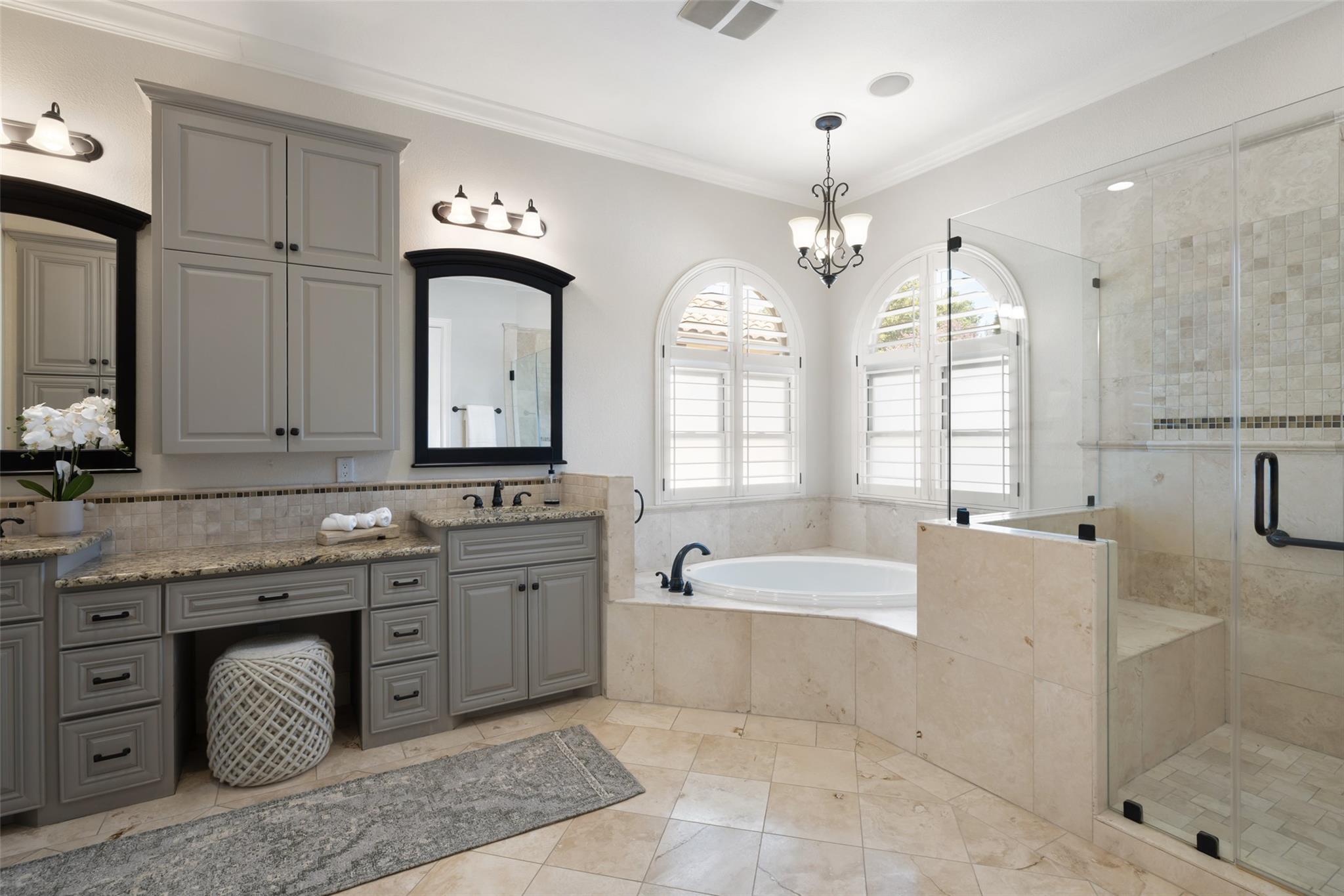 110 Golden Bear Dr, Austin, TX 78738