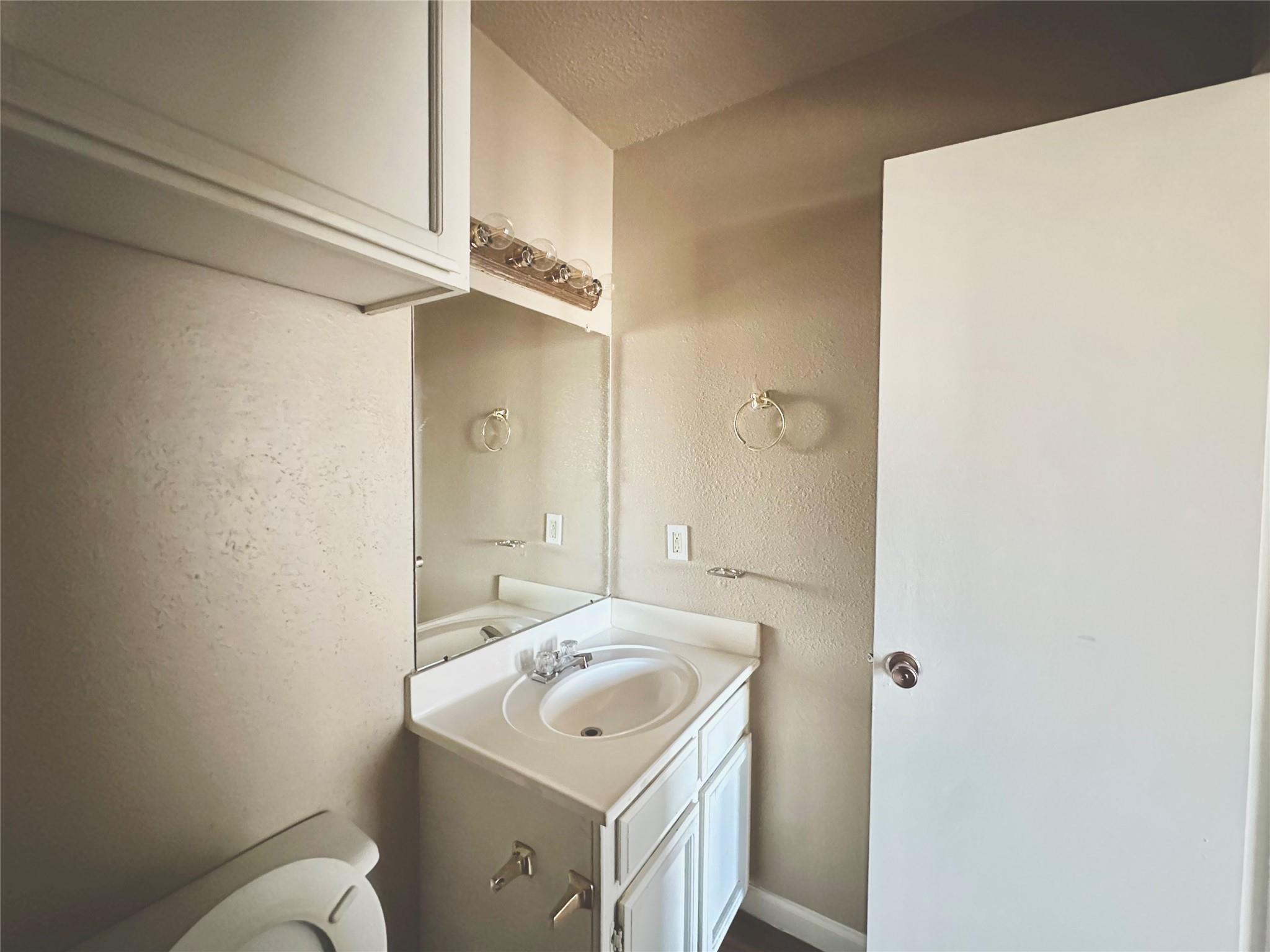 209 E Noton St # 106, Pflugerville, TX 78660