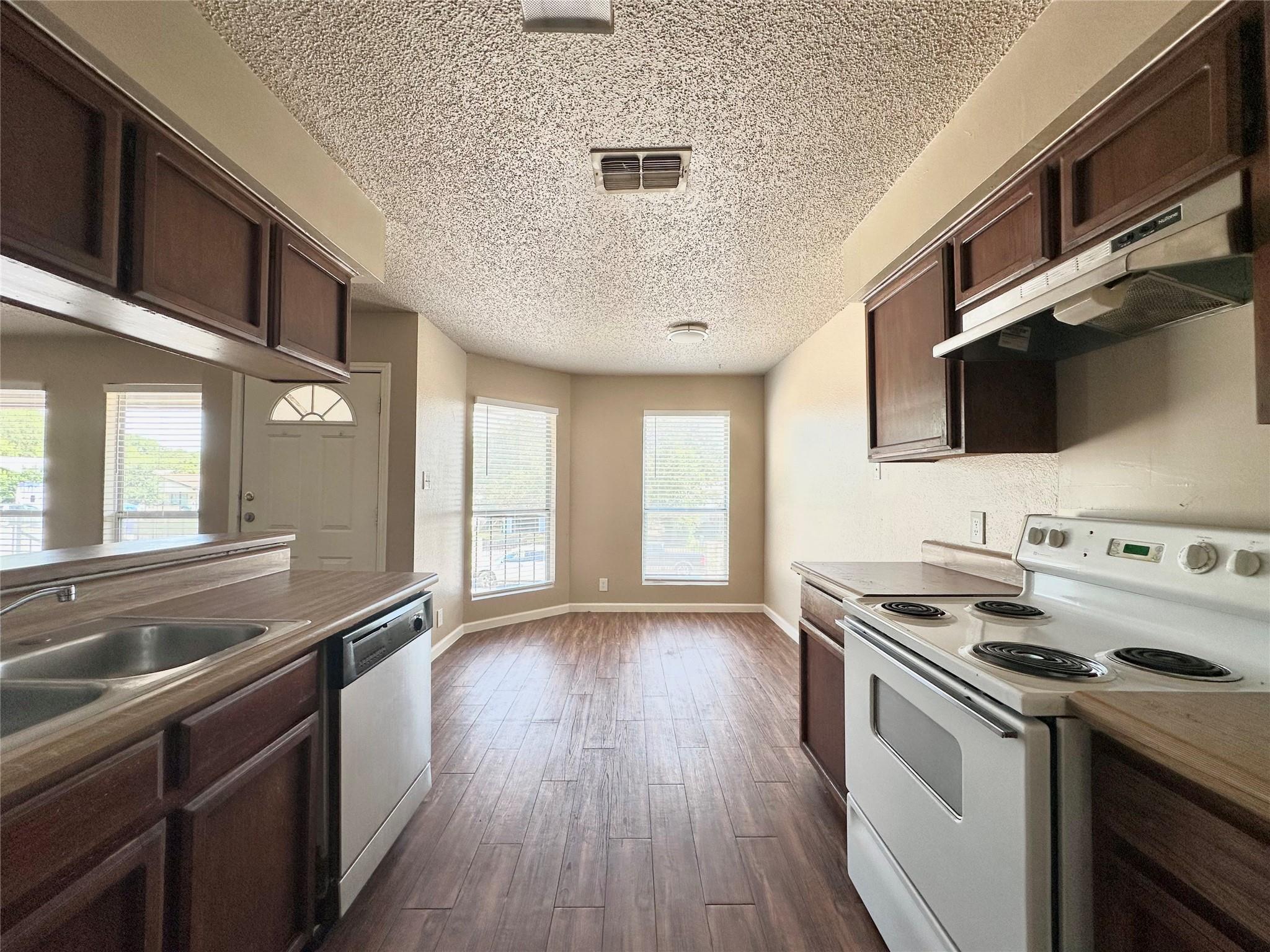 209 E Noton St # 106, Pflugerville, TX 78660