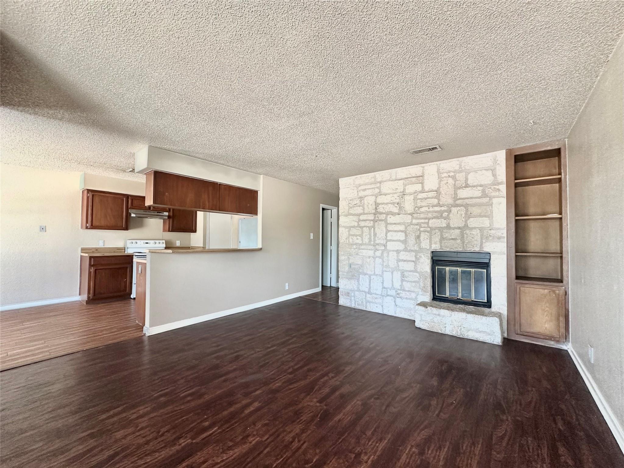209 E Noton St # 106, Pflugerville, TX 78660