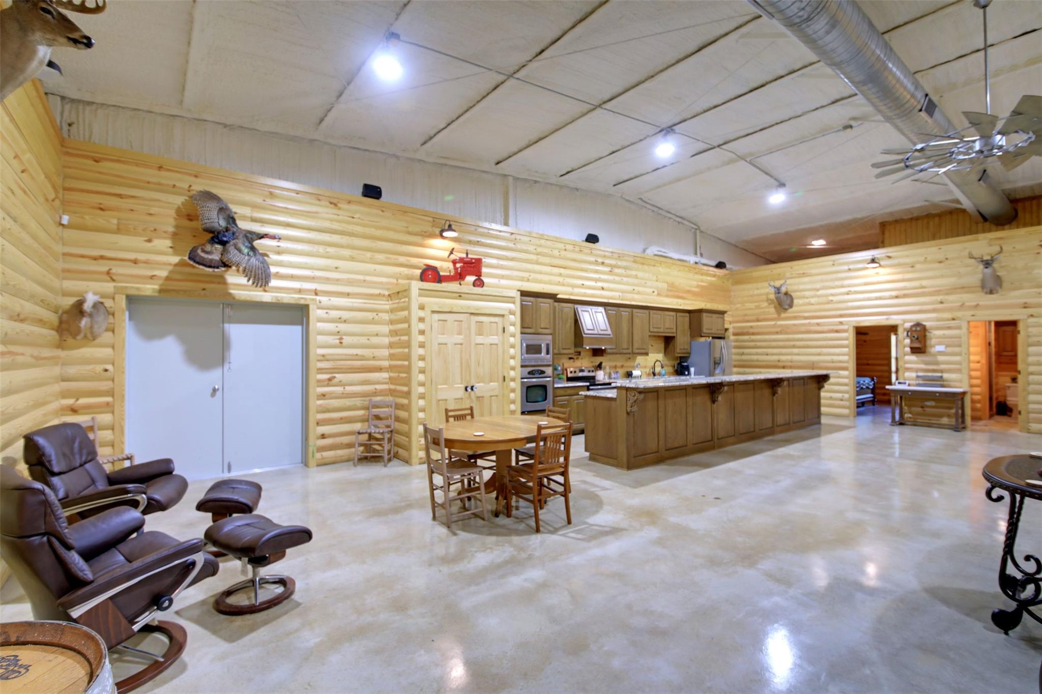 221 Private Road 4001, Thorndale, TX 76577