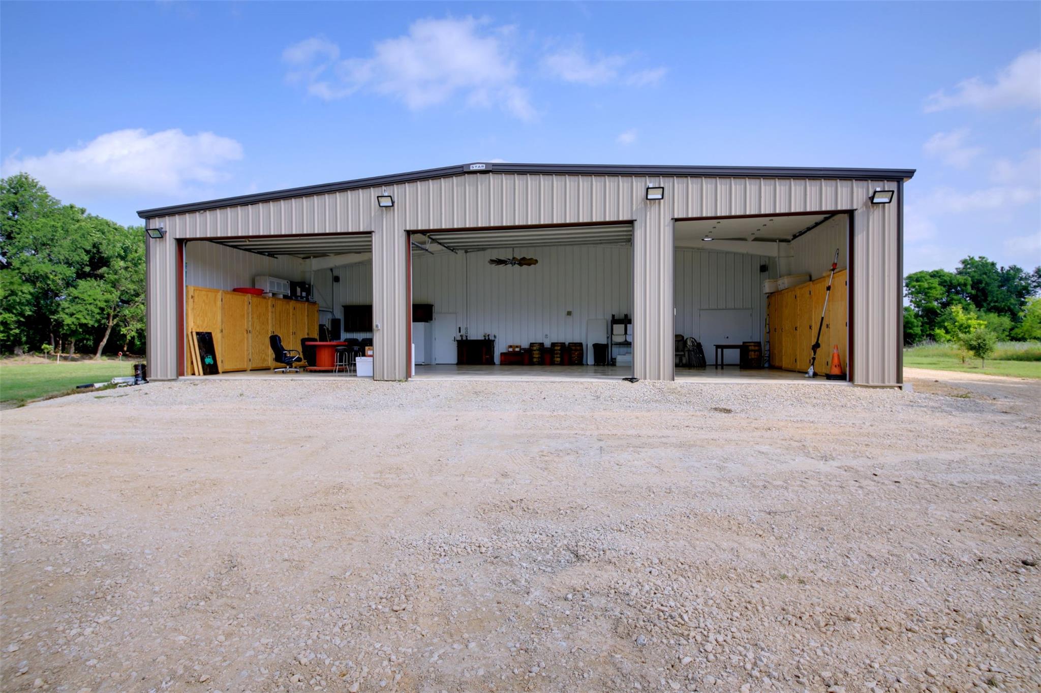 221 Private Road 4001, Thorndale, TX 76577