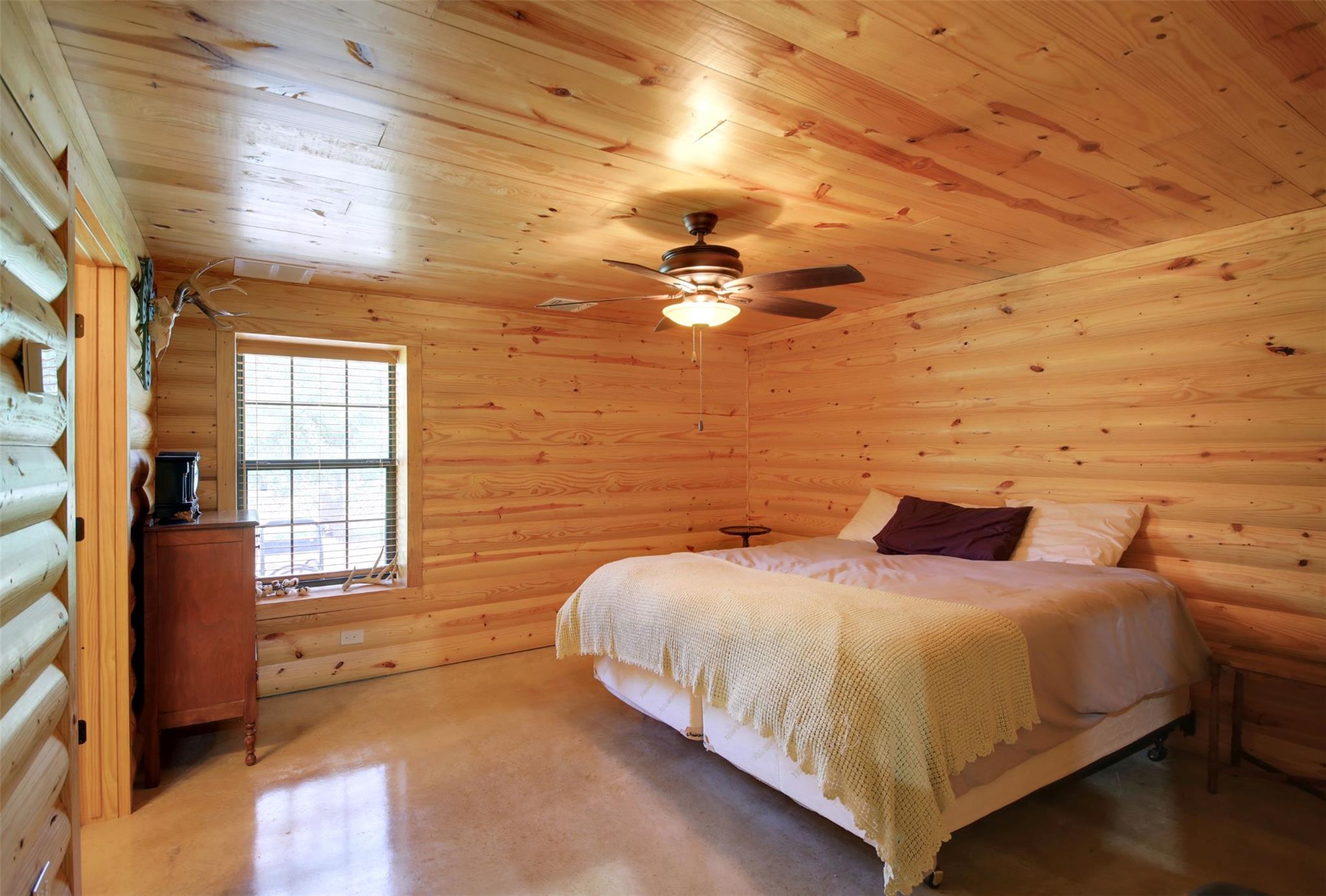 221 Private Road 4001, Thorndale, TX 76577