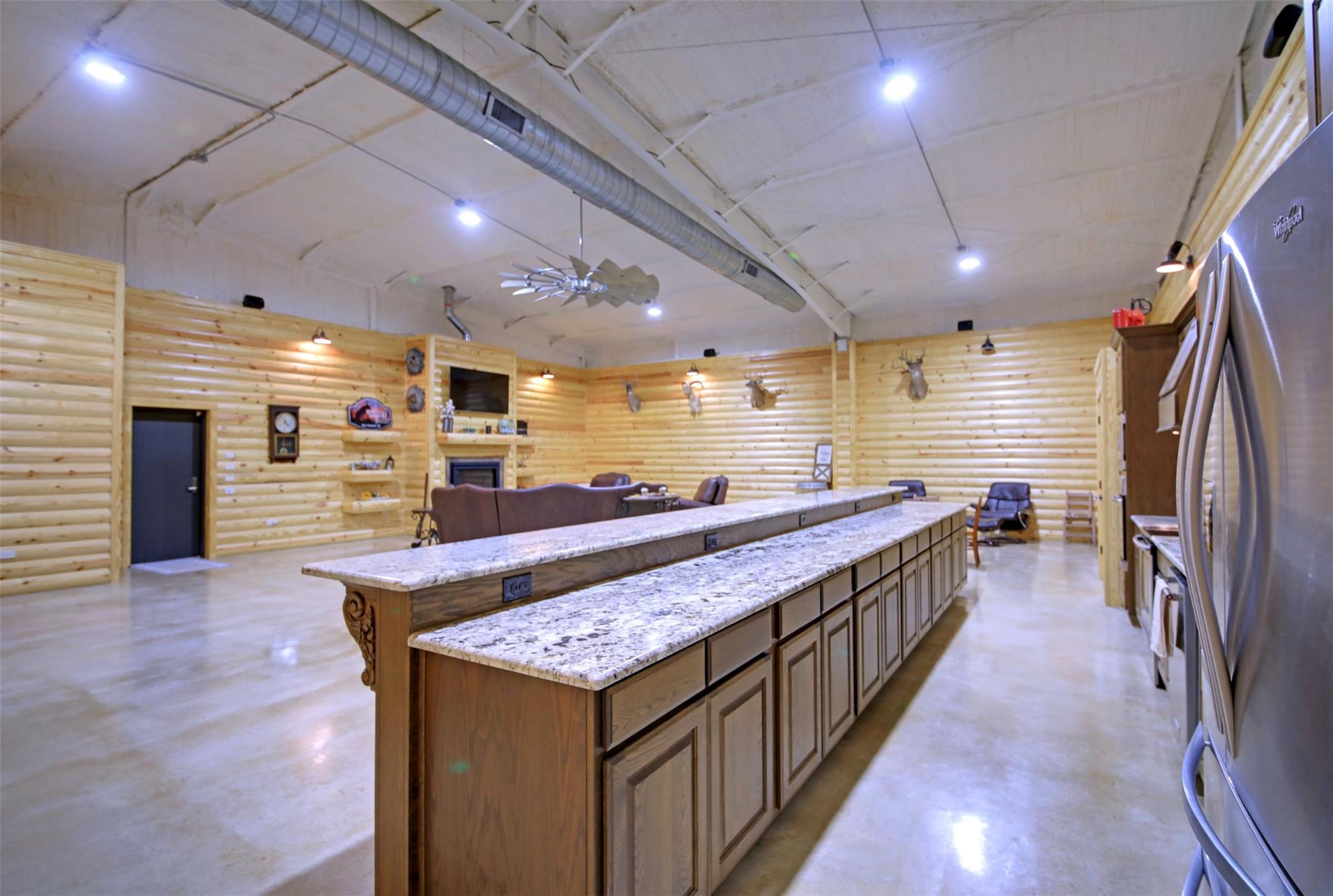 221 Private Road 4001, Thorndale, TX 76577